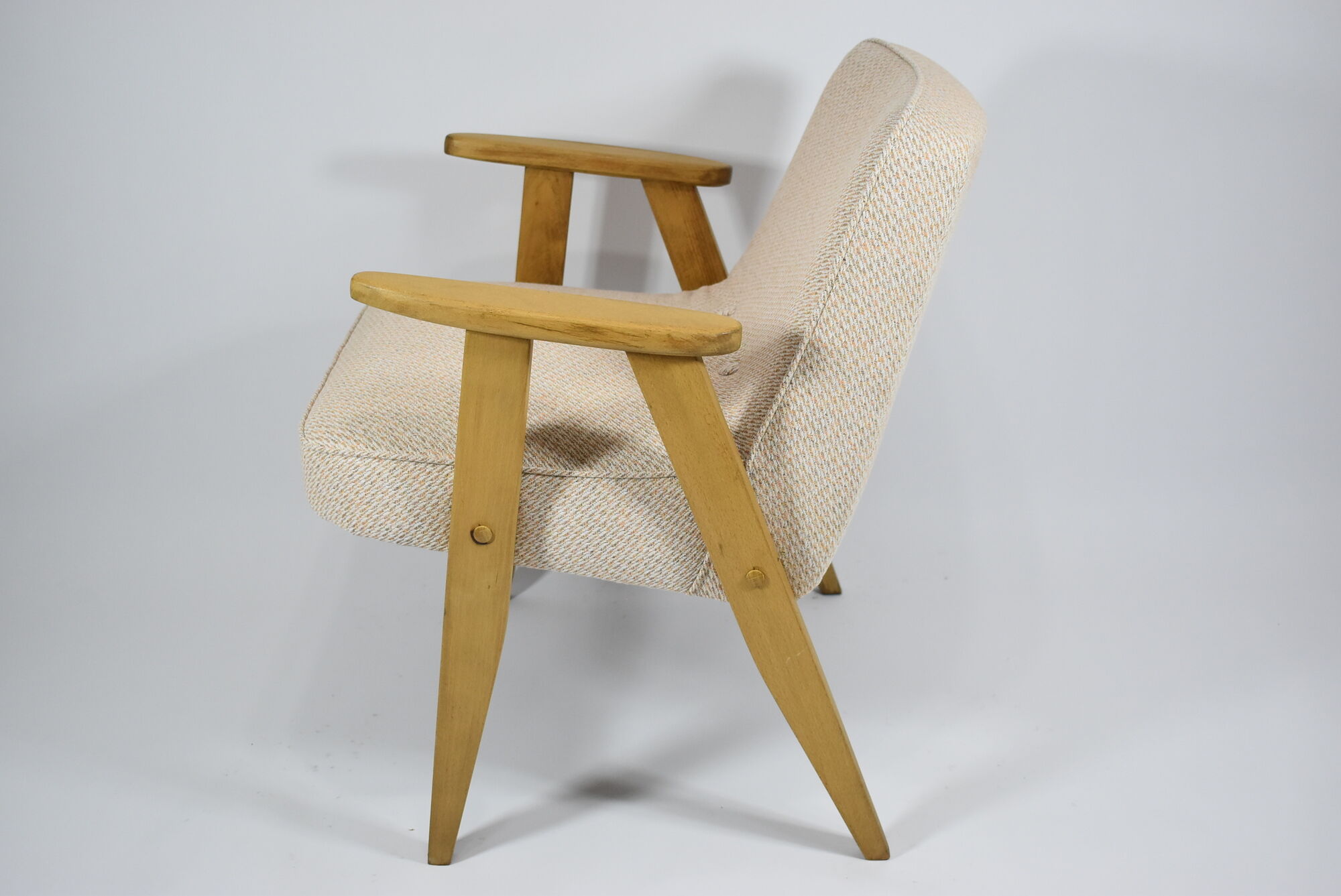 Armchair model 366, Poland, 60s, J. Chierowski