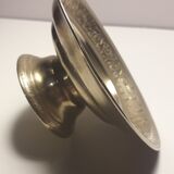 Coupe en laiton gravée