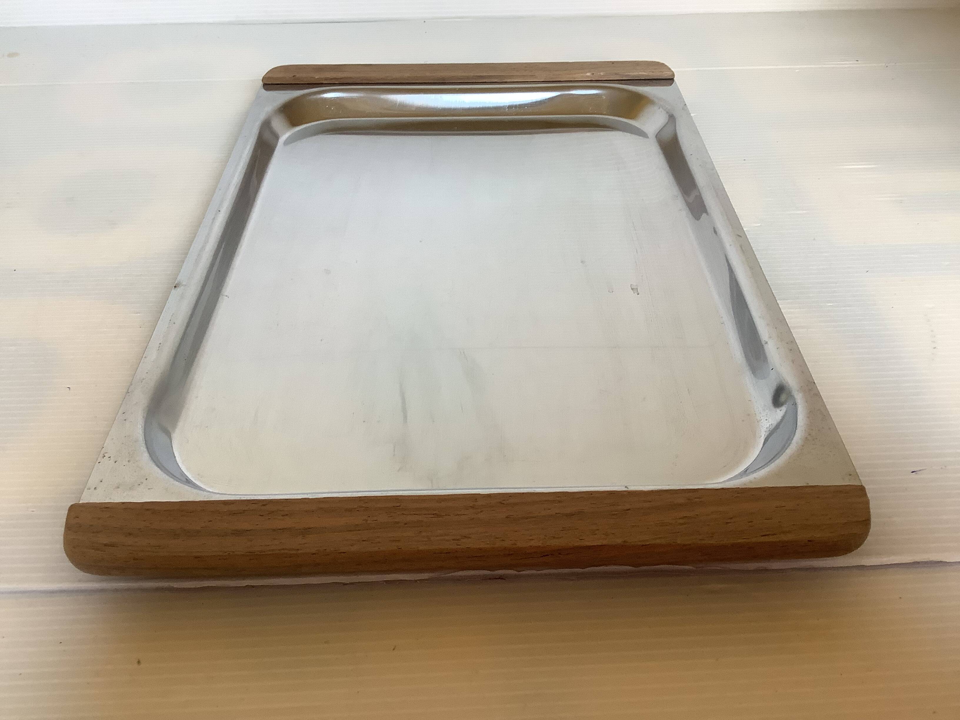 Plat, plateau en bois et métal style scandinave