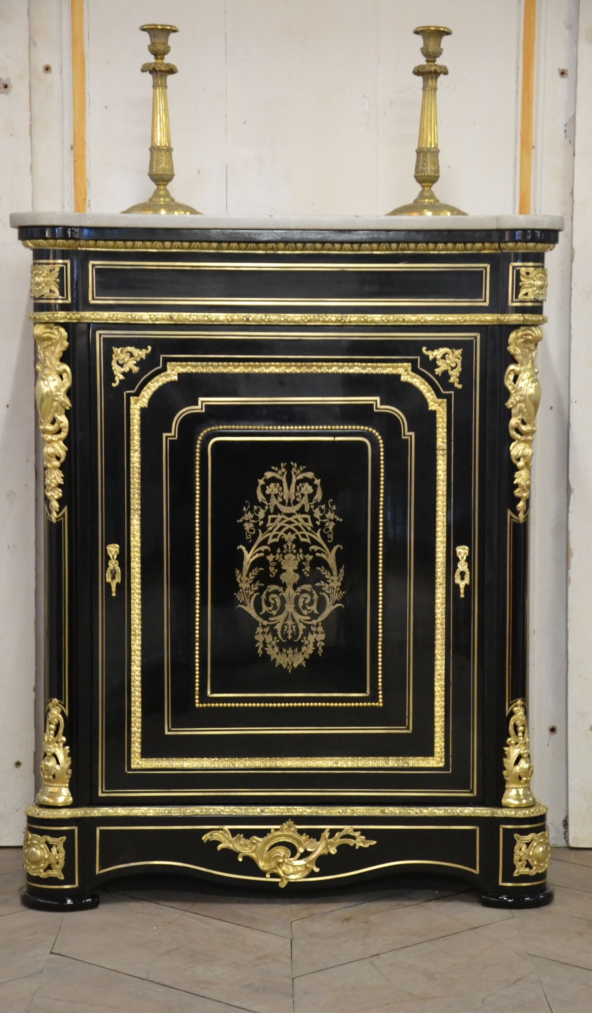Meuble d’appui Napoléon III en bois noirci