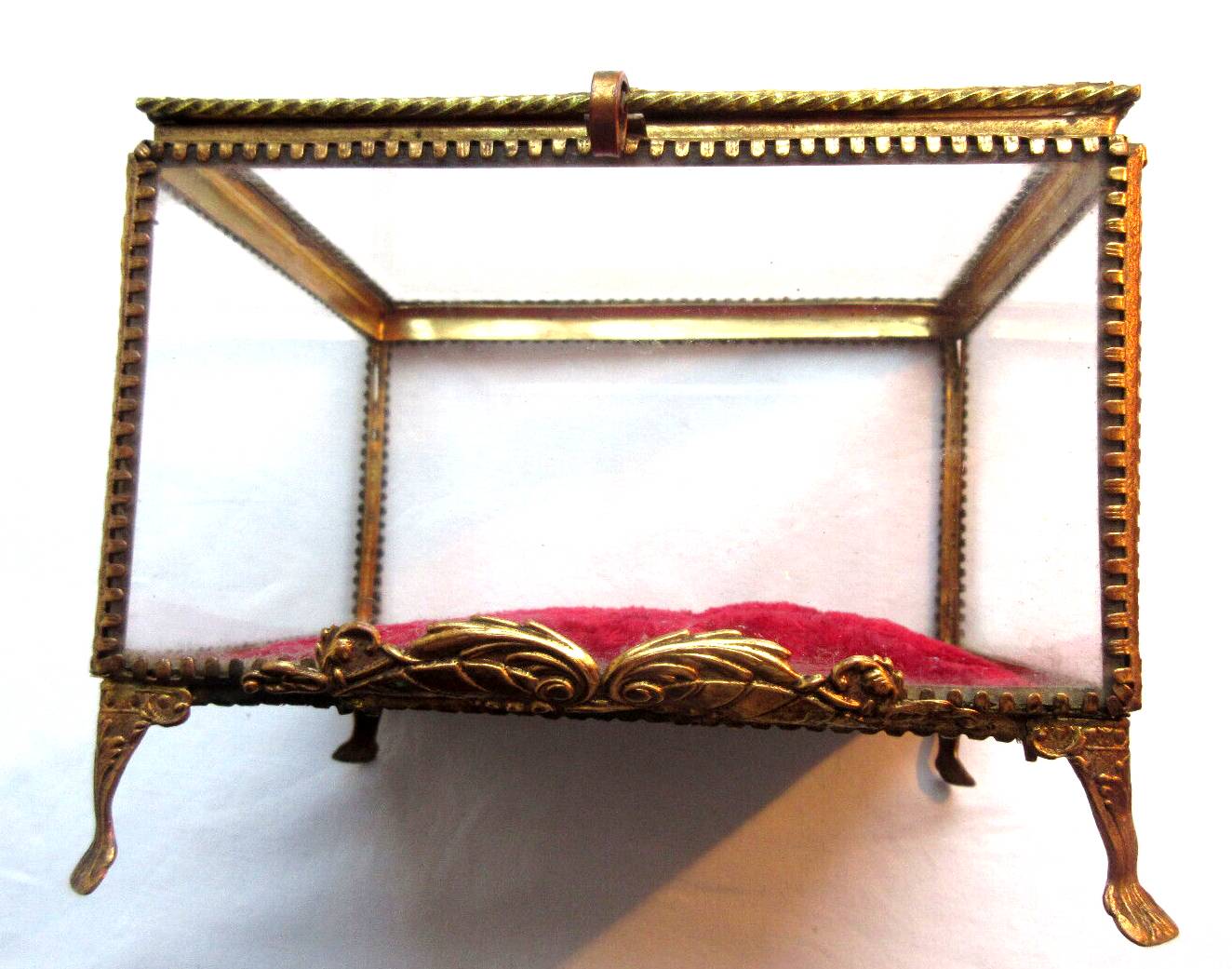 Napoleon III jewelry box, beveled glass and gilded brass, red padded, 4 feet