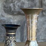 2 vases en laiton gravé