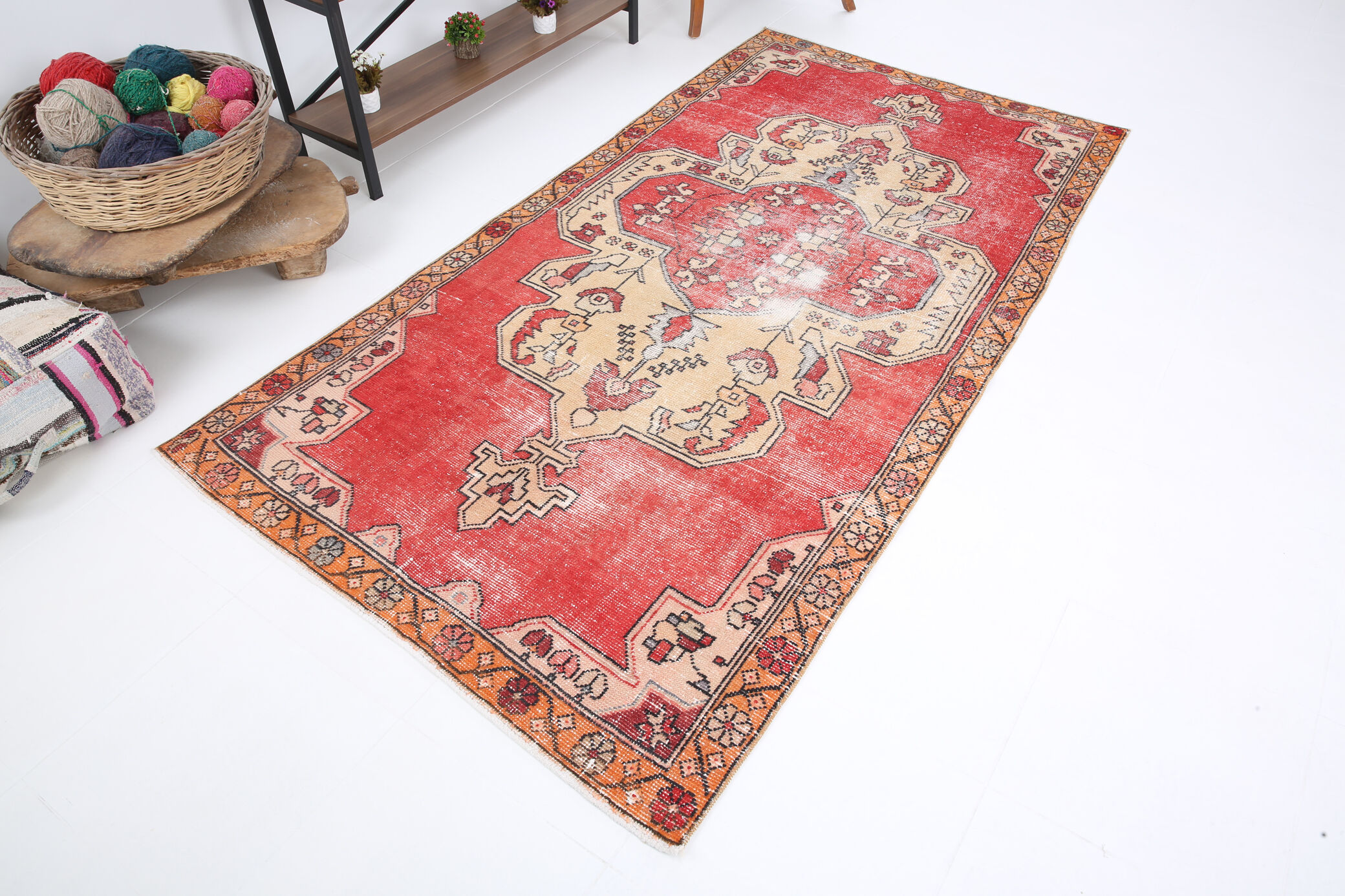 Madallion oriental vintage carpet