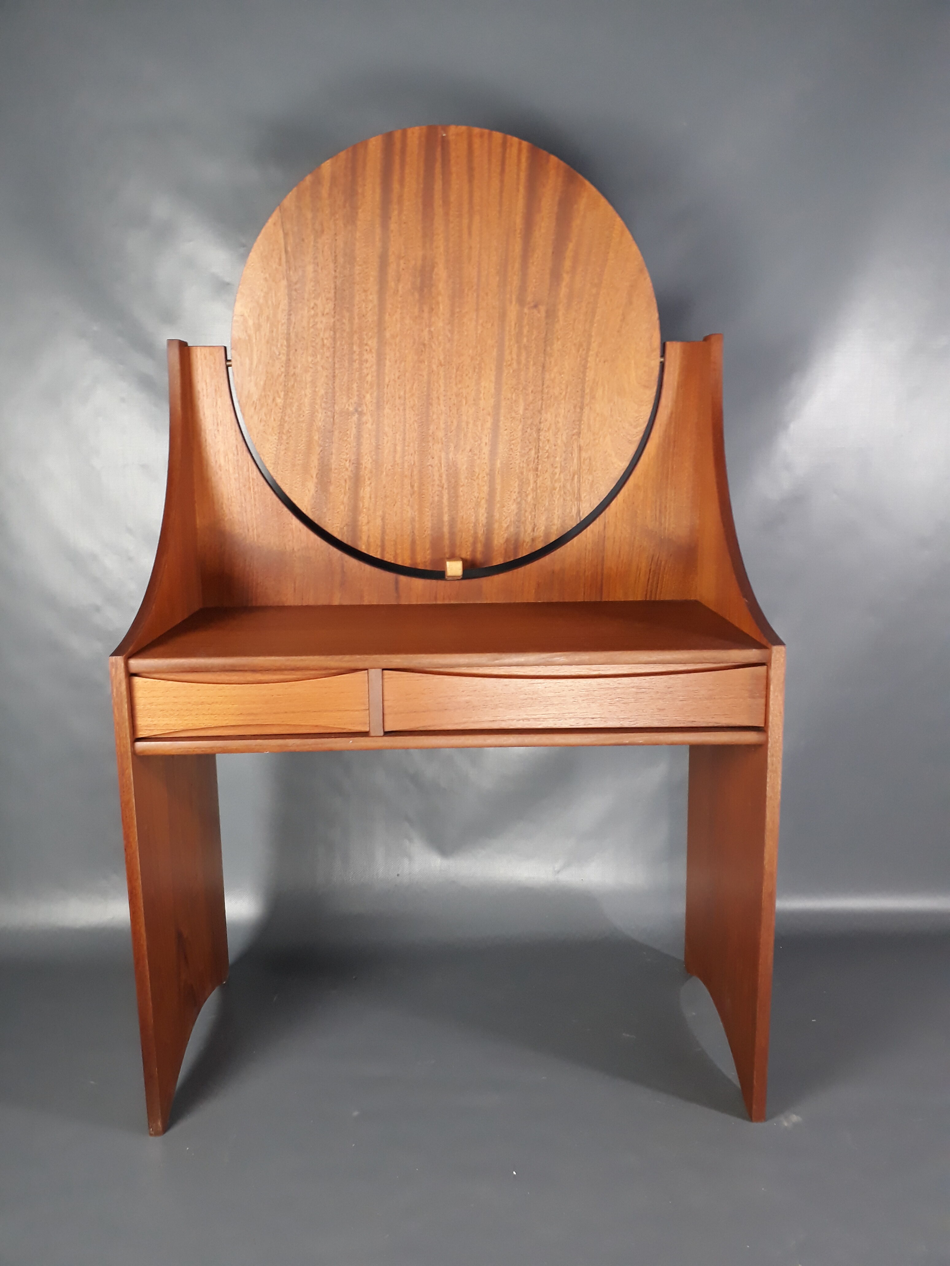 Hairdresser Scandinavian teak 1960/70