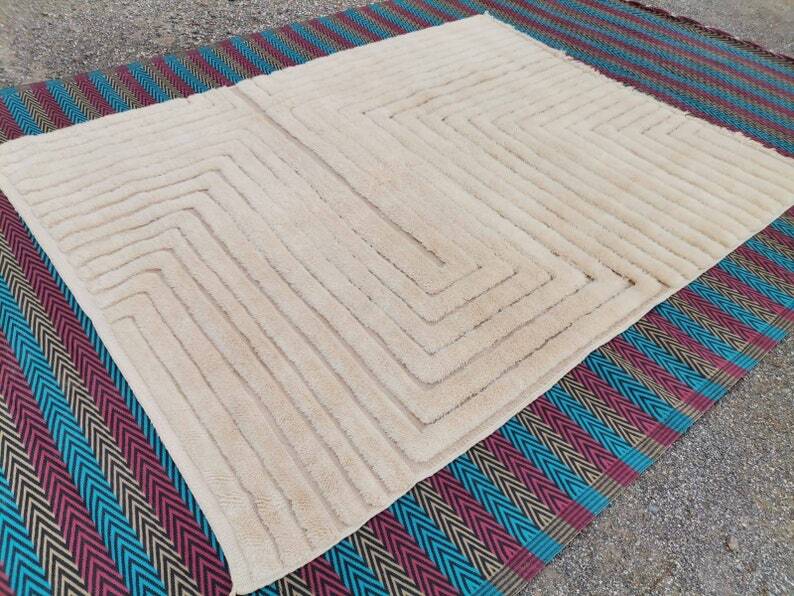 Handmade pure wool rug, size 150/250 cm.