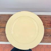 Pastel yellow dish Salins