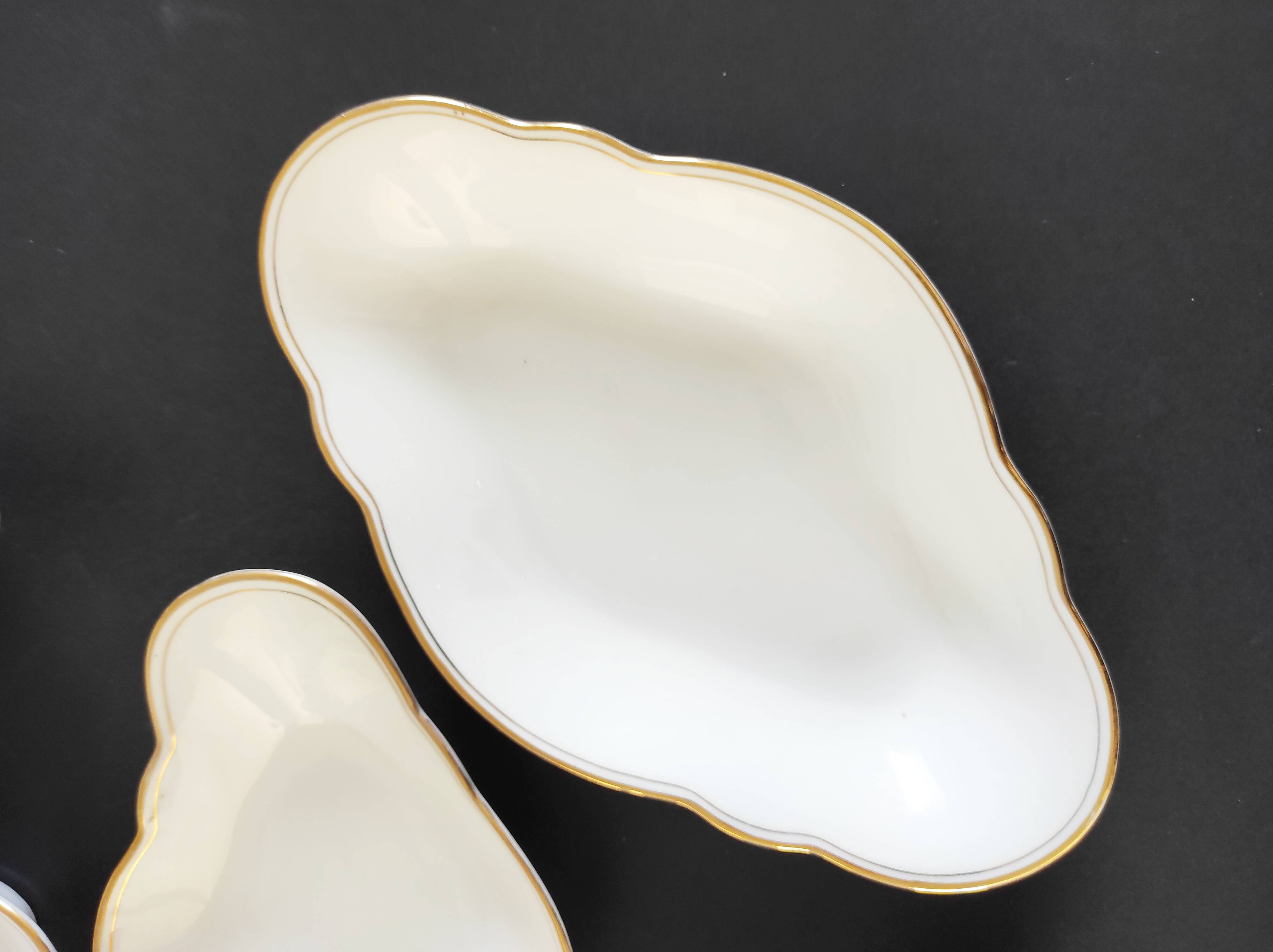 6 small German porcelain dishes