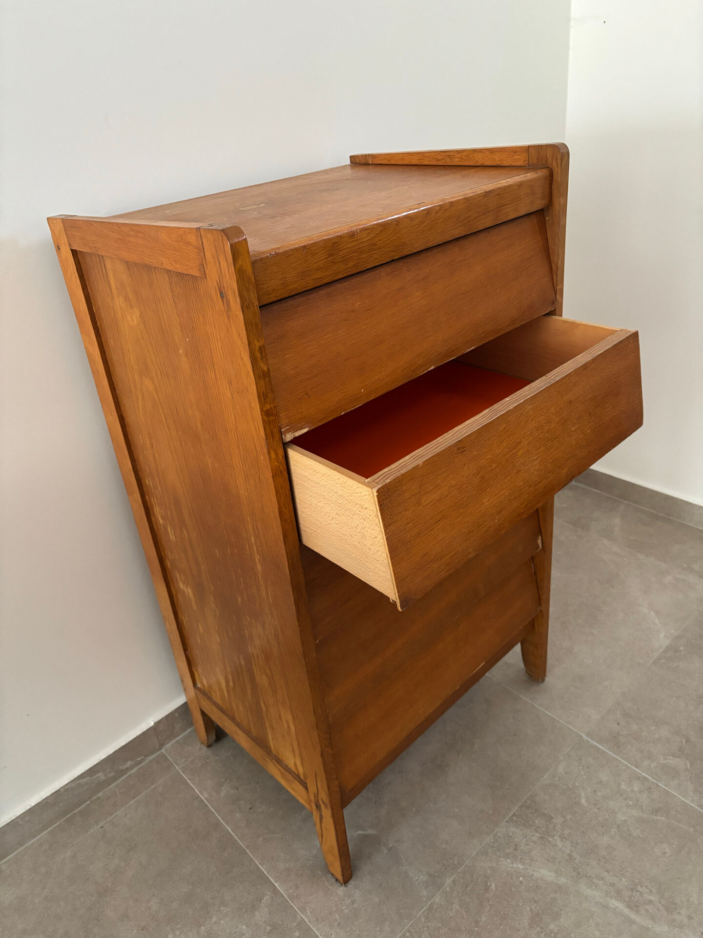 Weekly chest of drawers