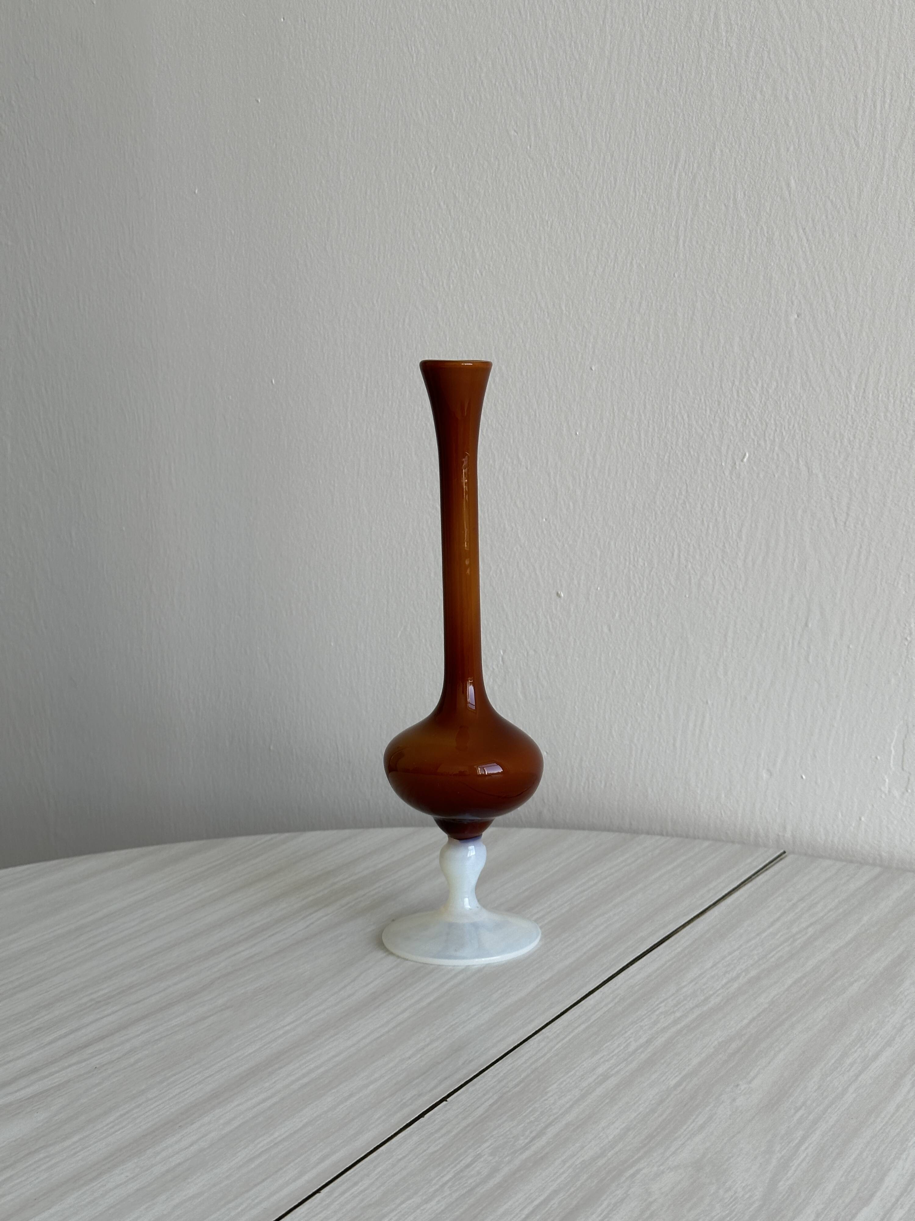 Glass soliflore vase