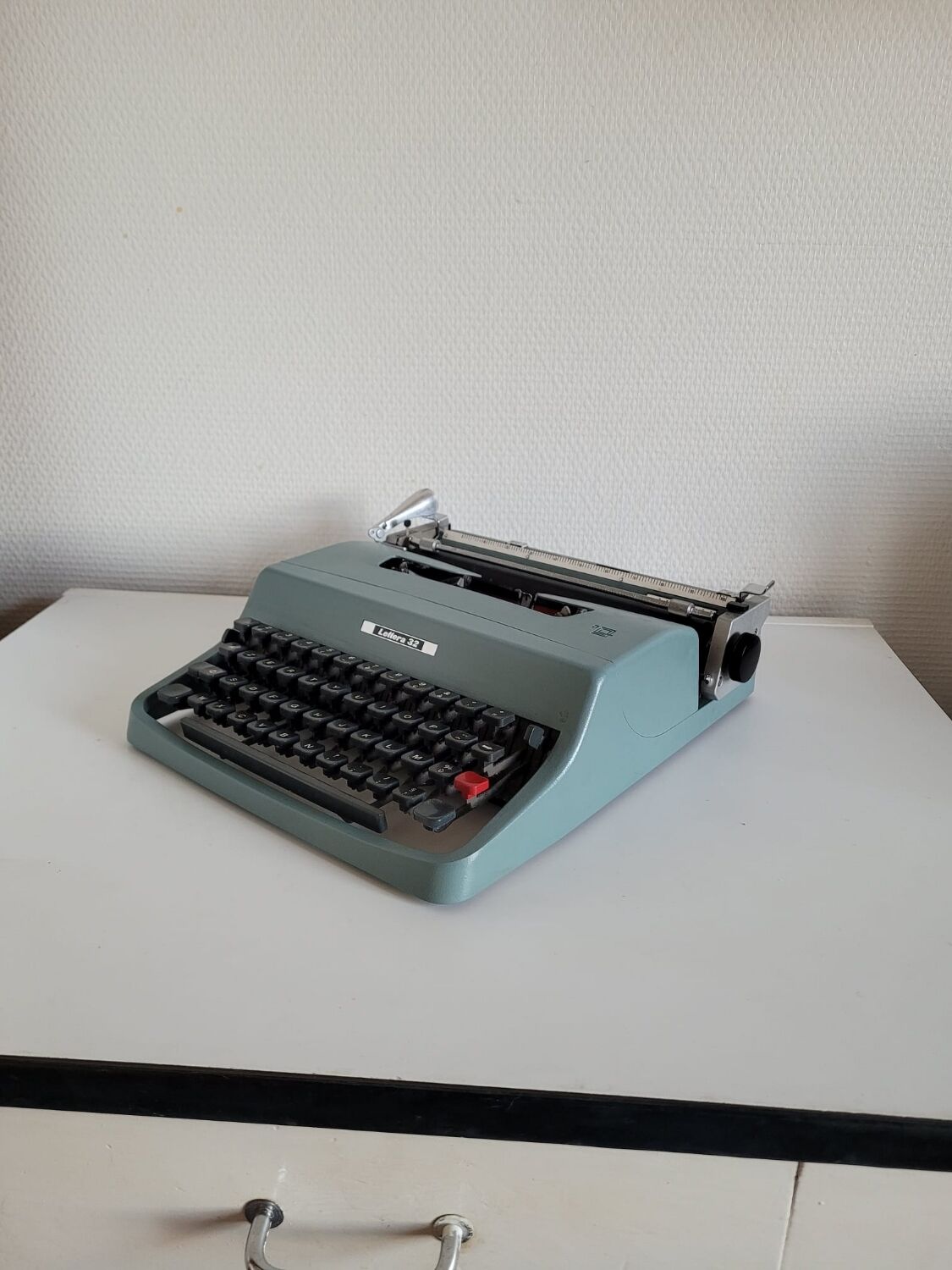 Vintage Olivetti Lettera 32 typewriter | Selency
