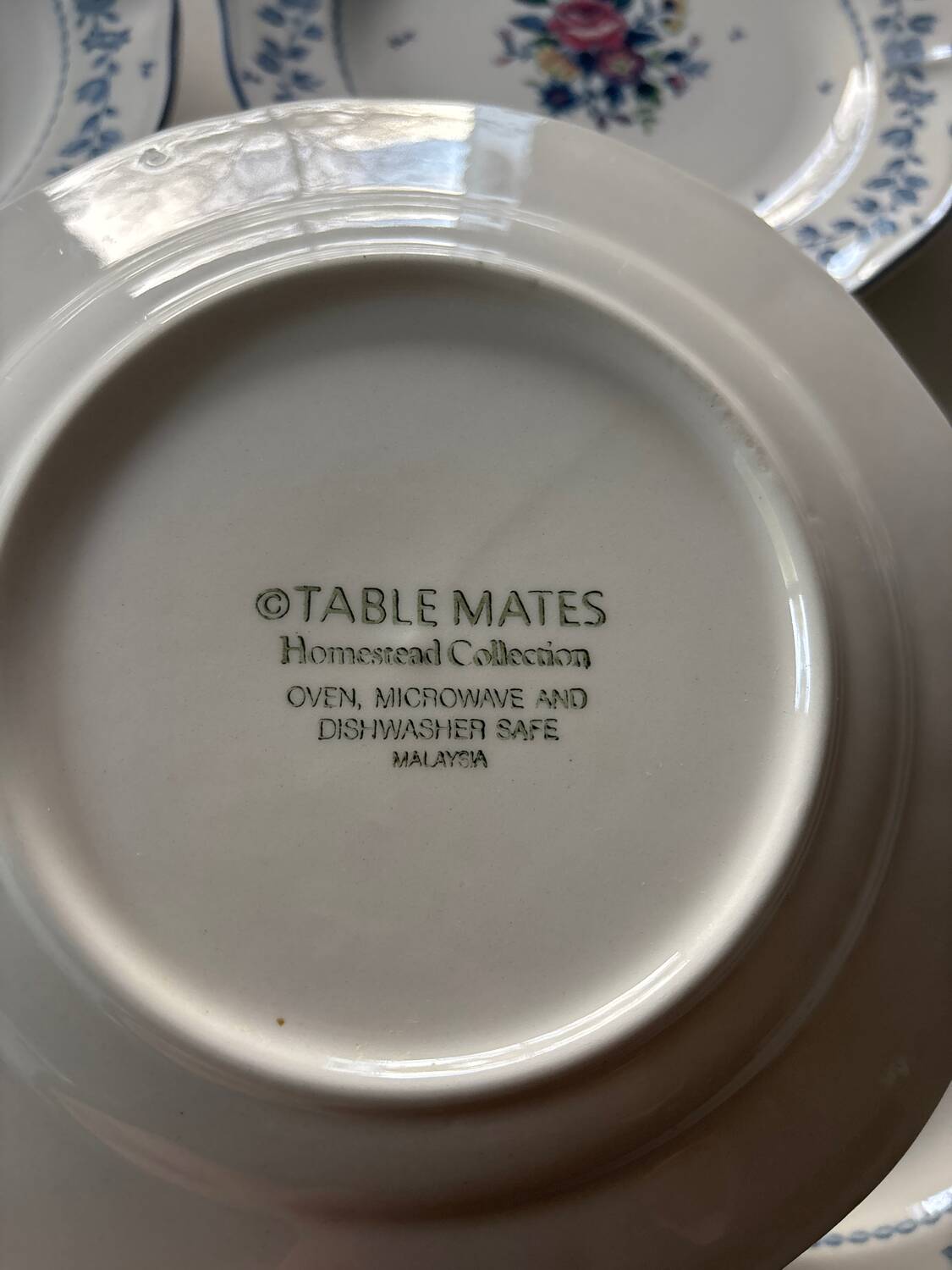 Assiettes à dessert en faïence anglaise