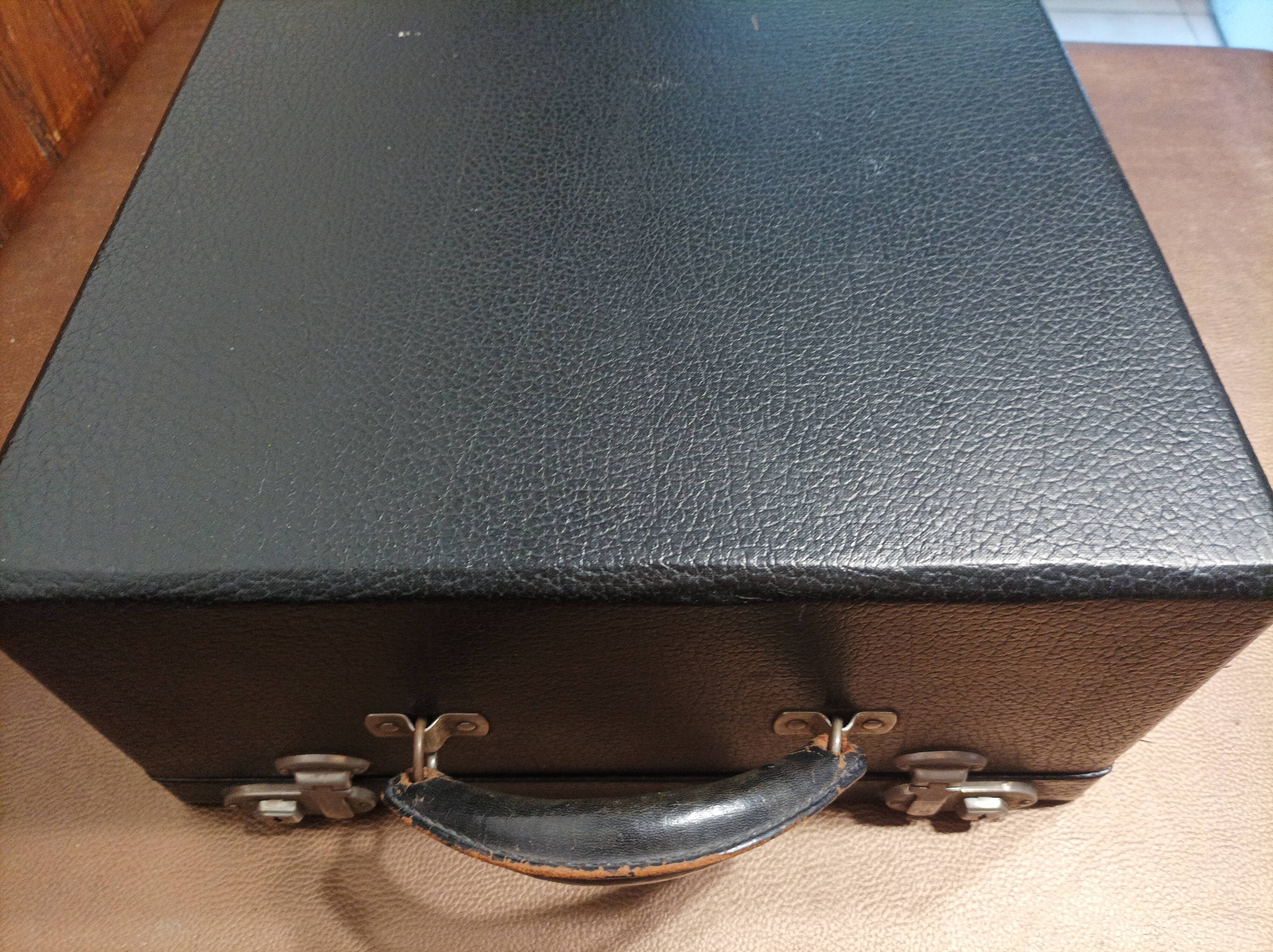 Smith first portable model 35 black typewriter usa 1937
