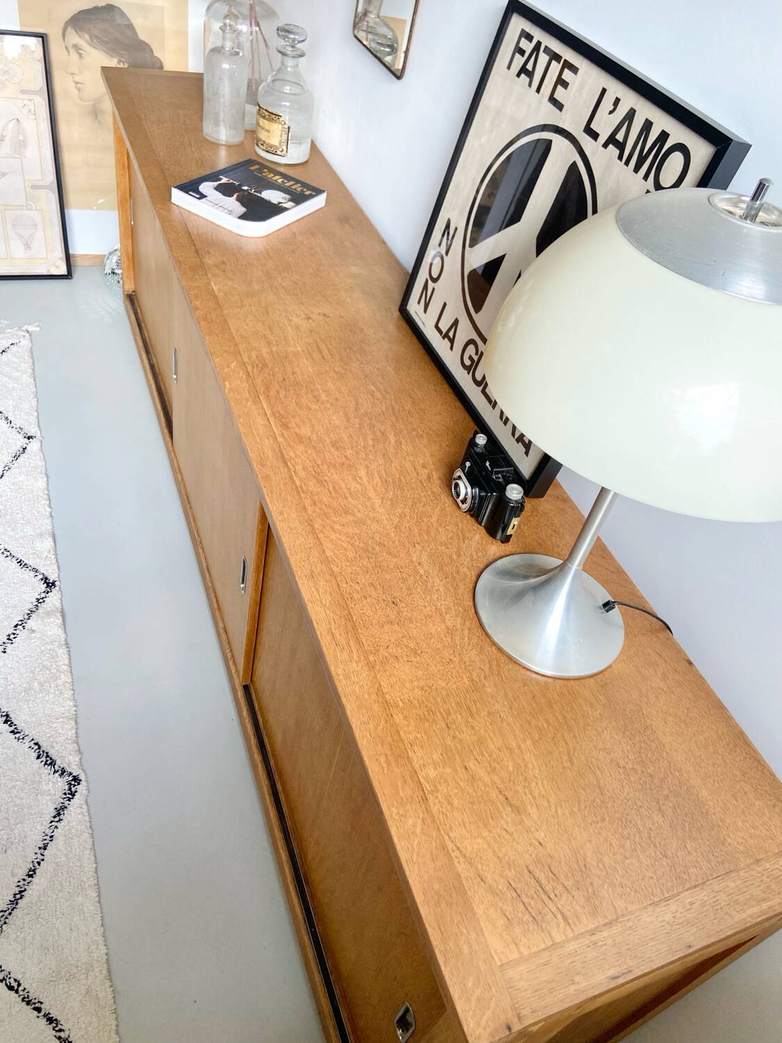 Meuble de métier de chapelière – Enfilade vintage restaurée