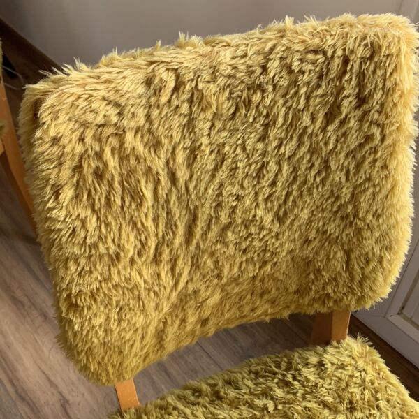 2 chaises moumoute jaune
