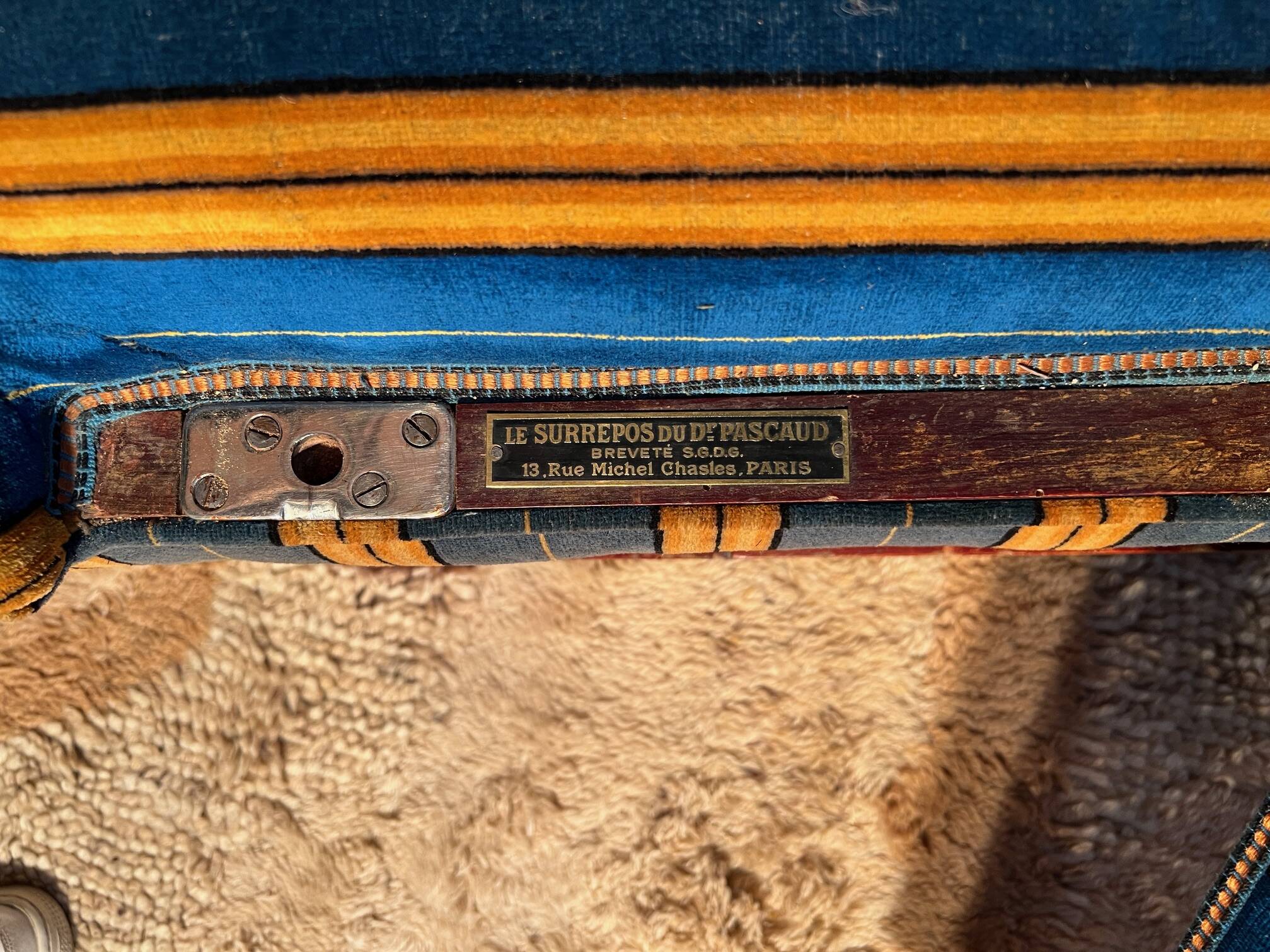 Dr Pascaud's Le Surrepos lounge chair, 1920s velvet chaise longue