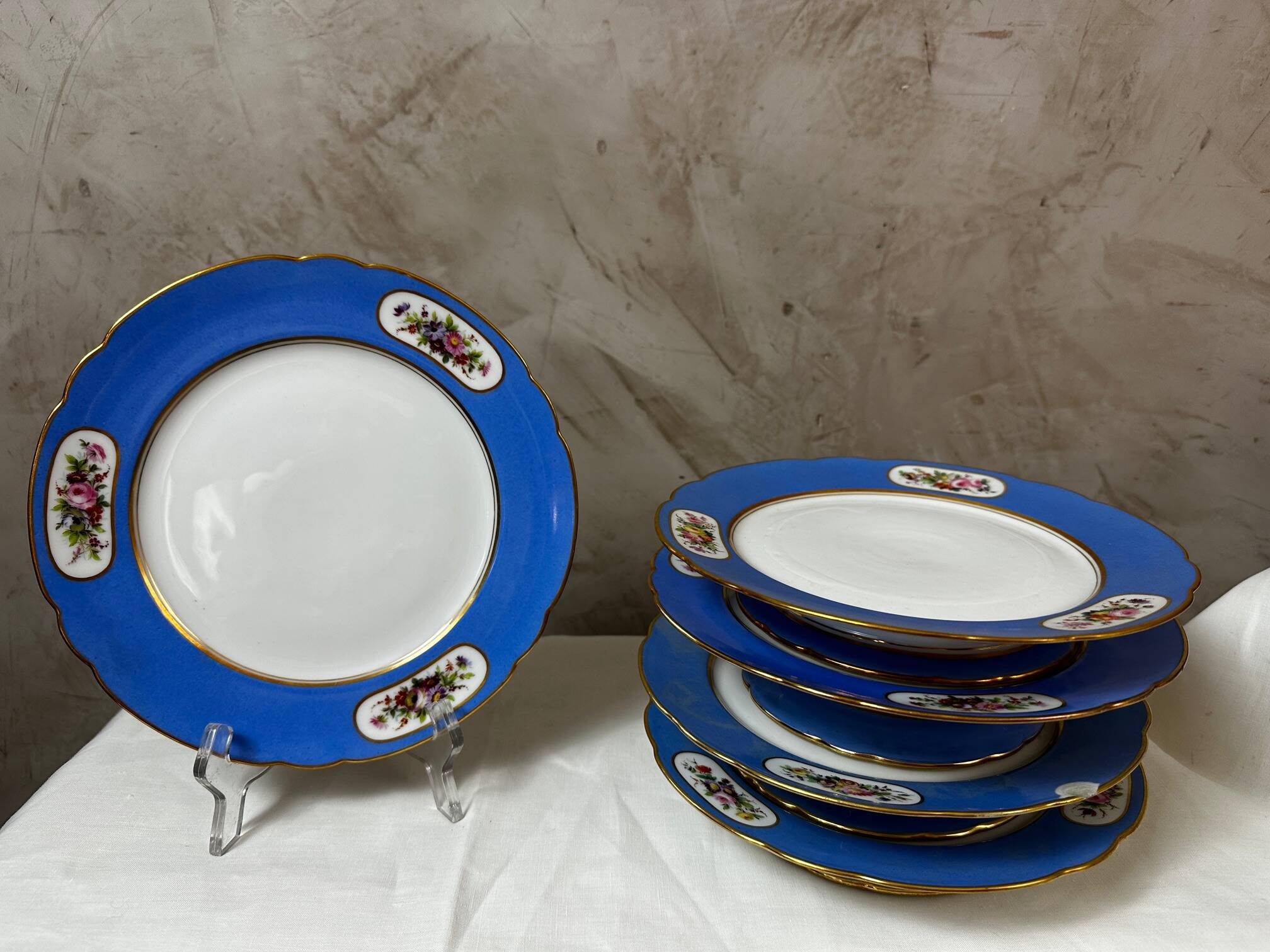 Porcelain service from Paris