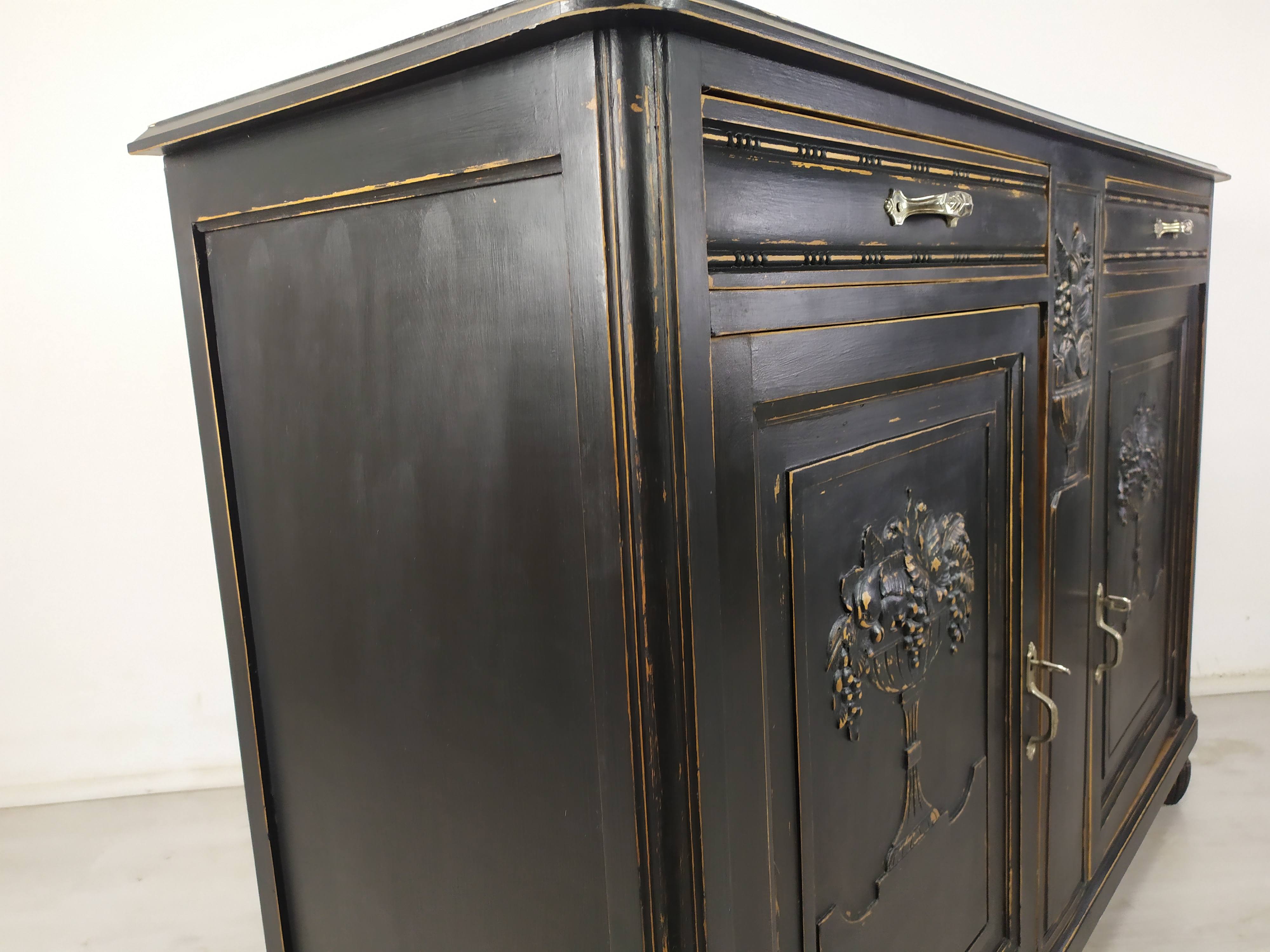 Buffet 1920 patinated black