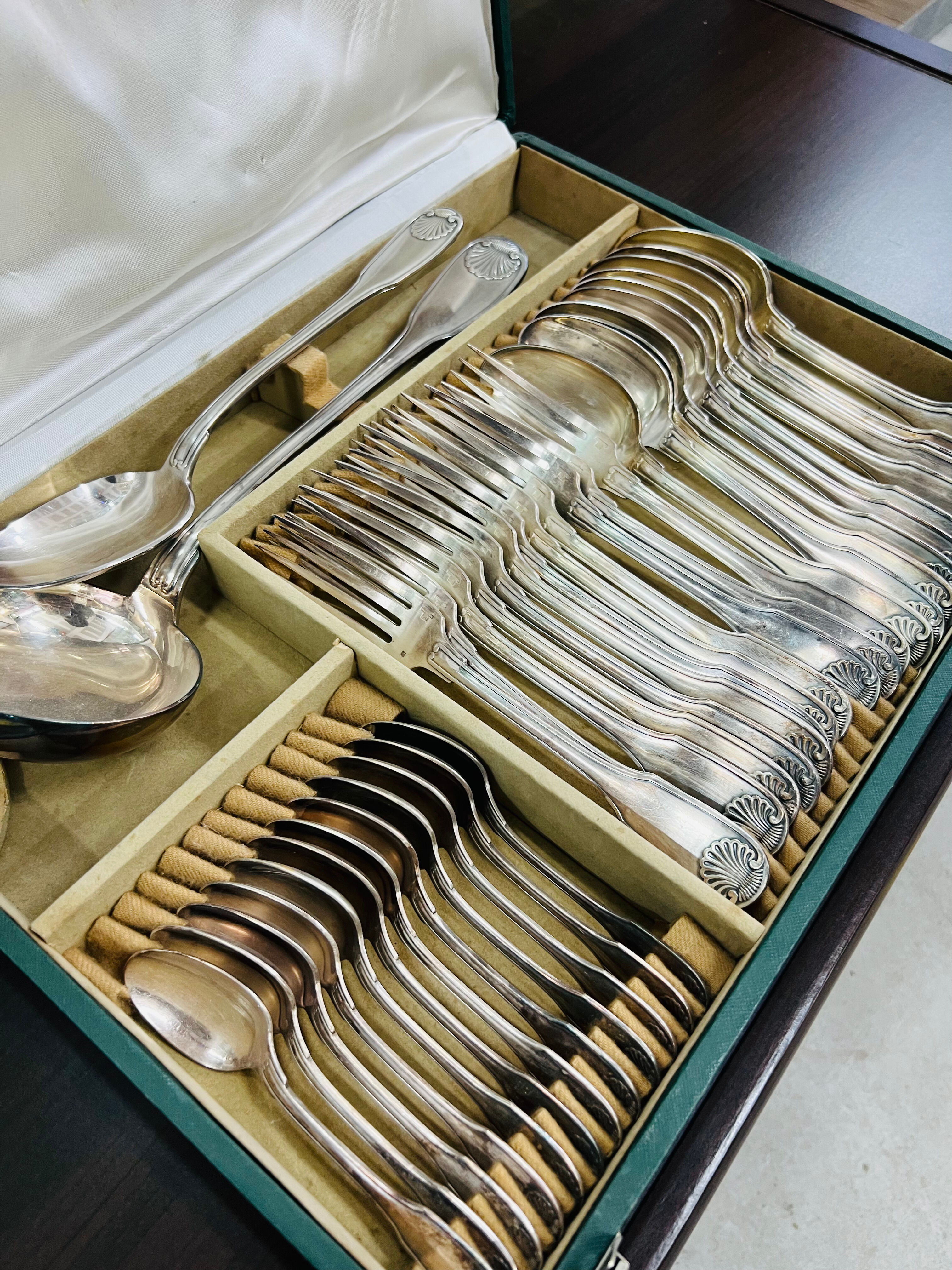 Silver metal housewife comprising 38 christofle pieces, model vendome coquille