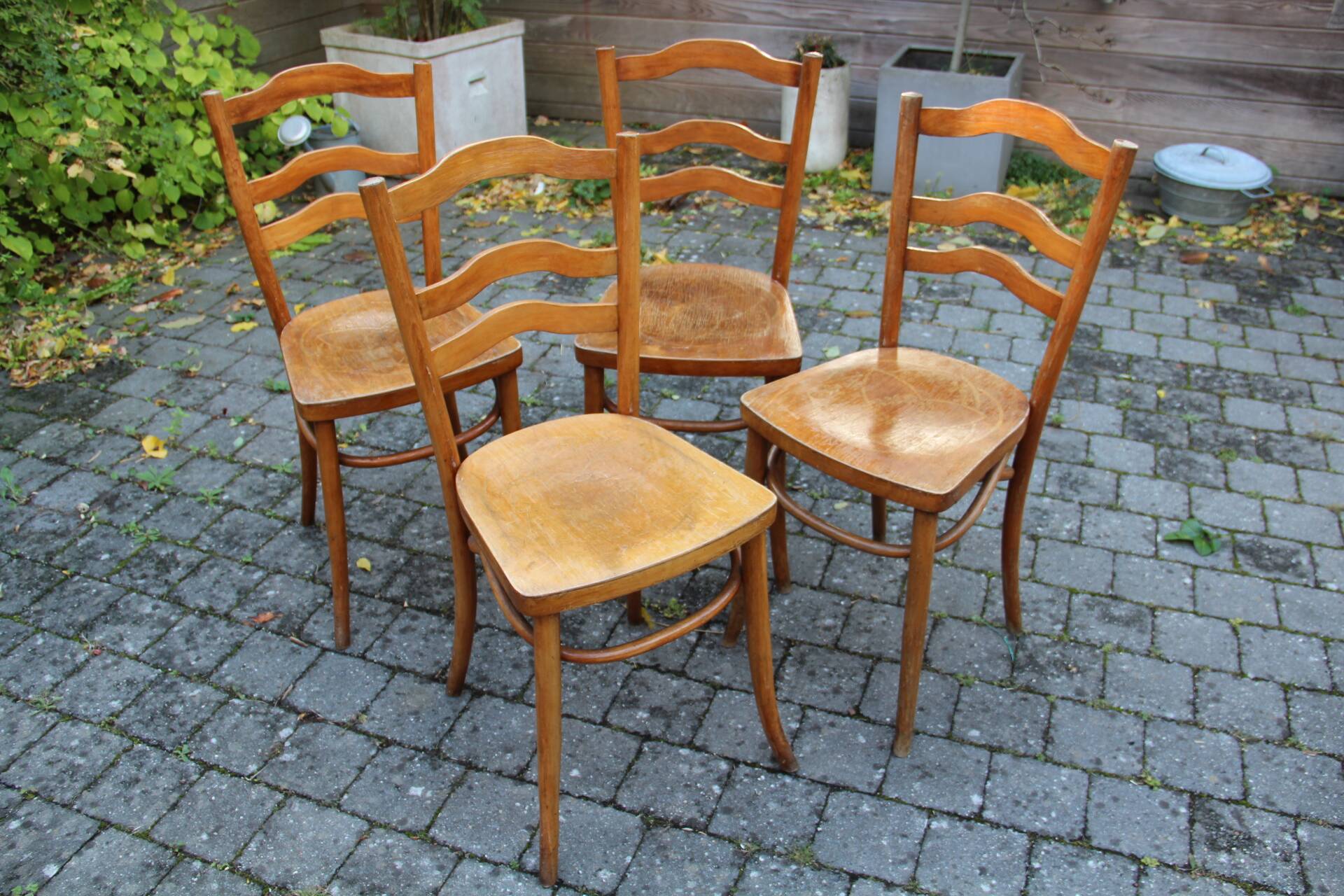 4 chaises bistro aux assises sérigraphiées