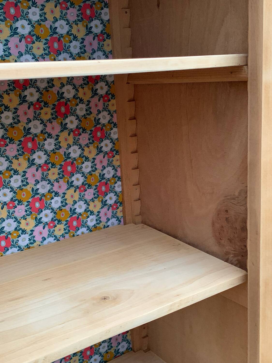 Armoire parisienne asymétrique bois brut 1950