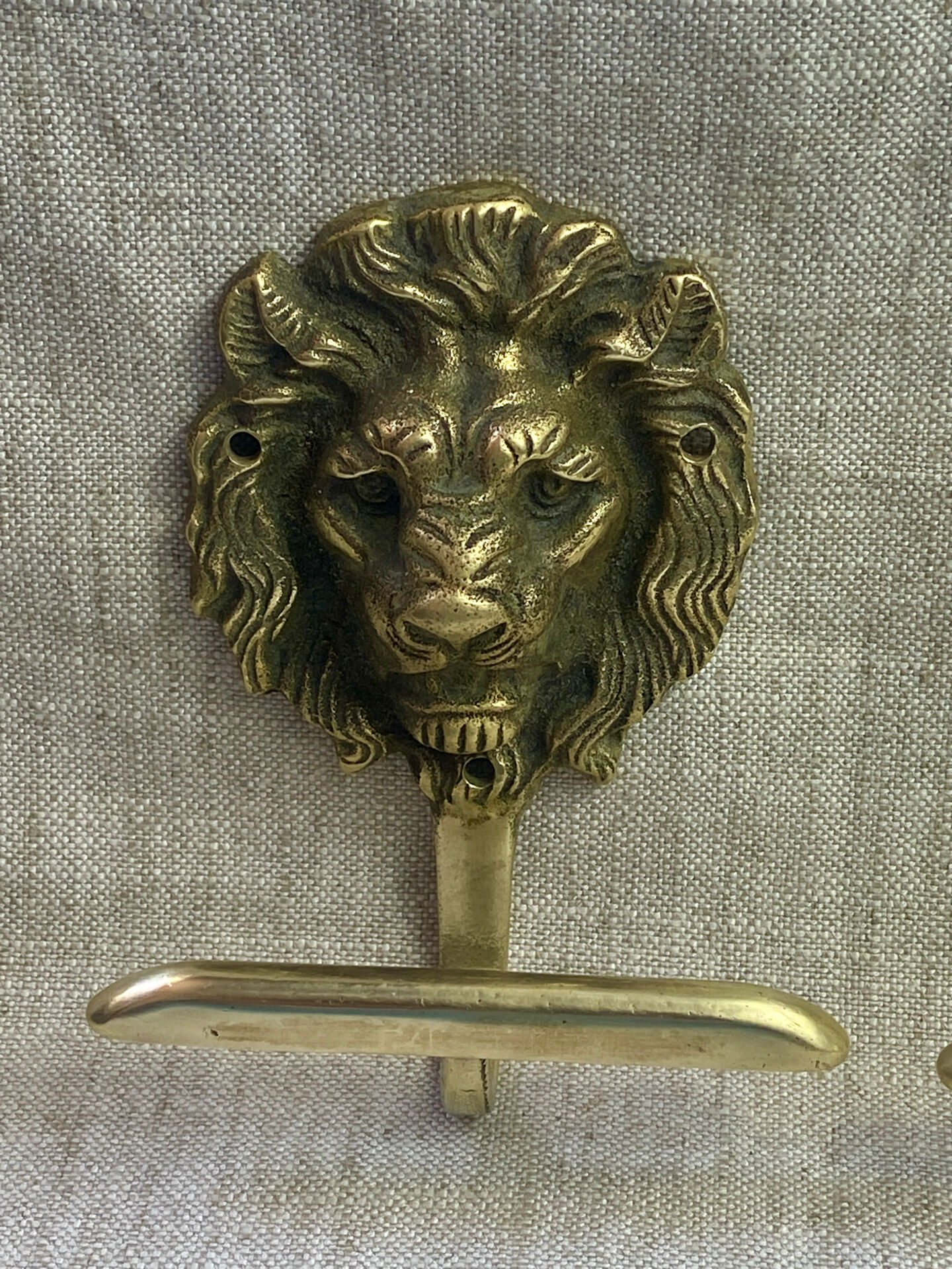 Lion head coat hooks in solid brass, Peerage England