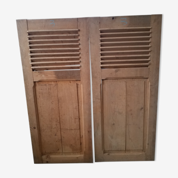 Pair of shutters