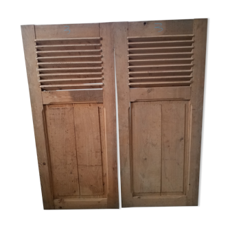 Pair of shutters