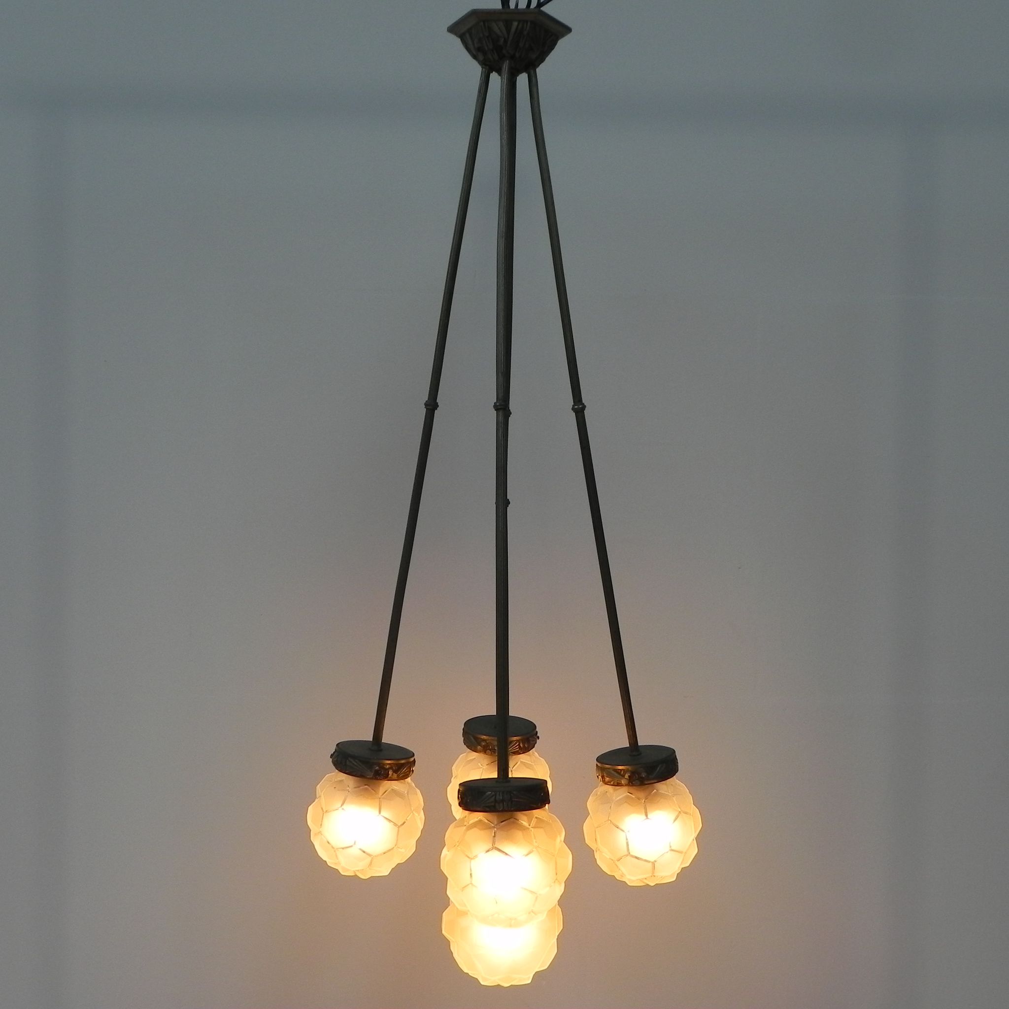Suspension art déco avec 5 sphères sur 5 tiges