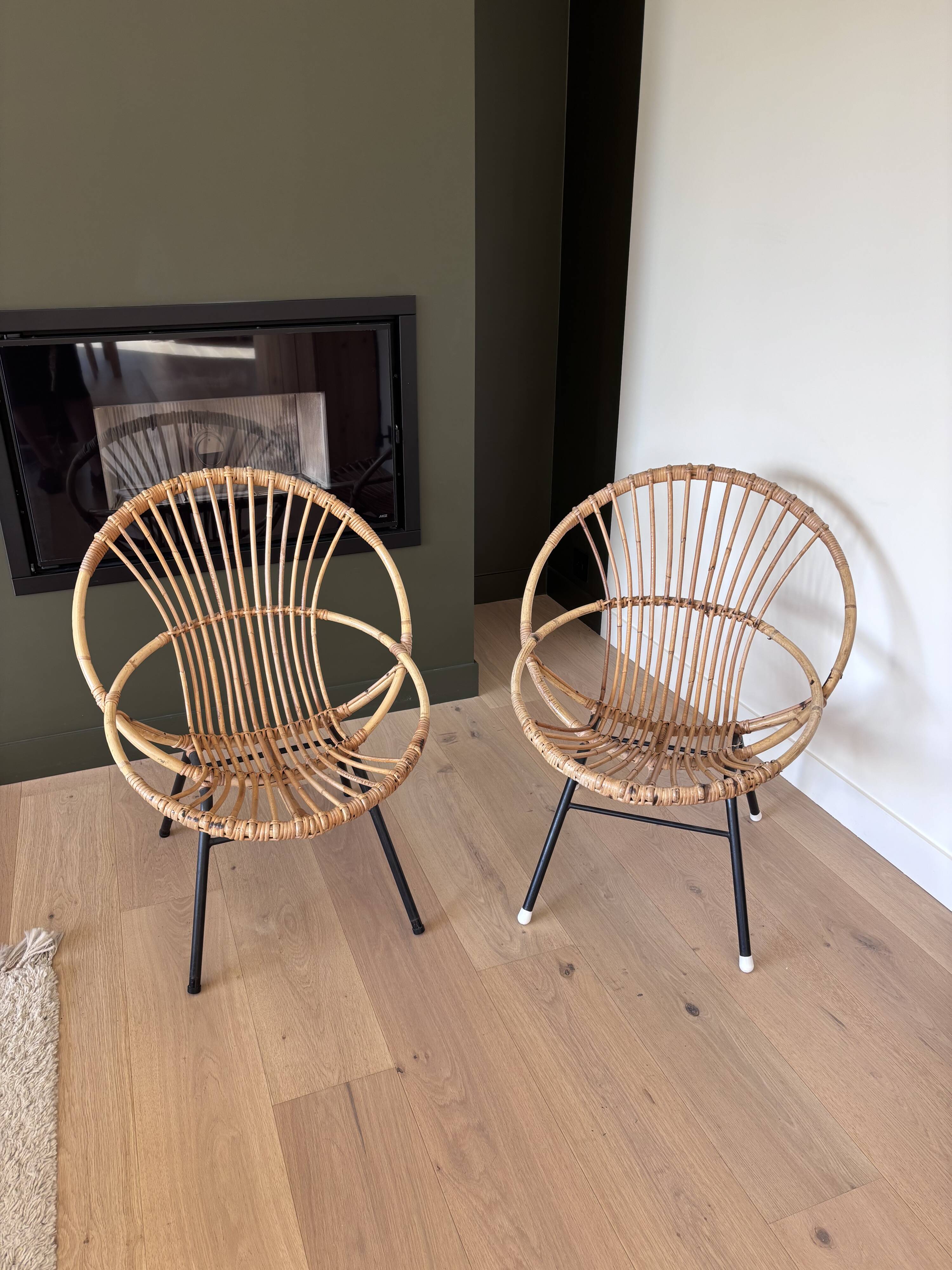 Pair of rattan armchairs / 1970s