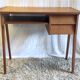 Bureau en chêne pieds compas, années 50-60
