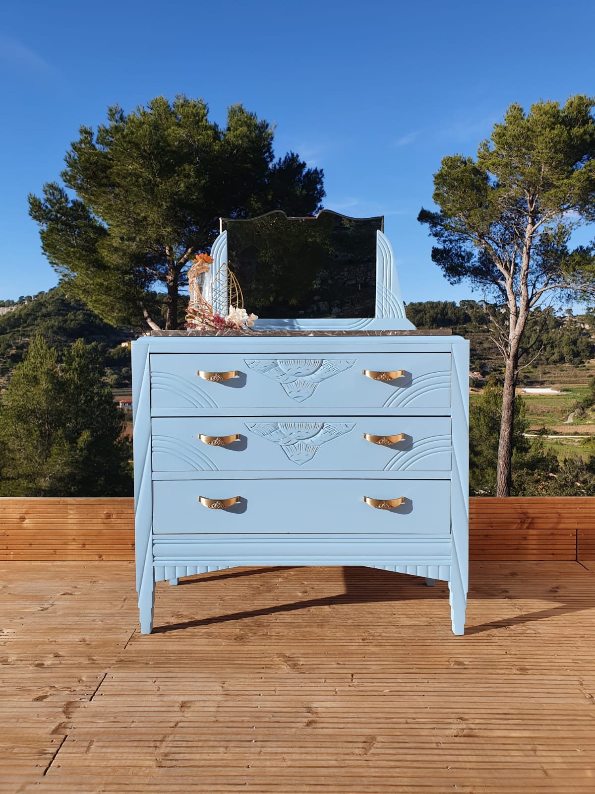 Vintage art deco chest of drawers