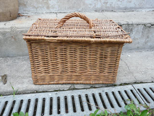 Vintage wicker basket for poultry rabbit