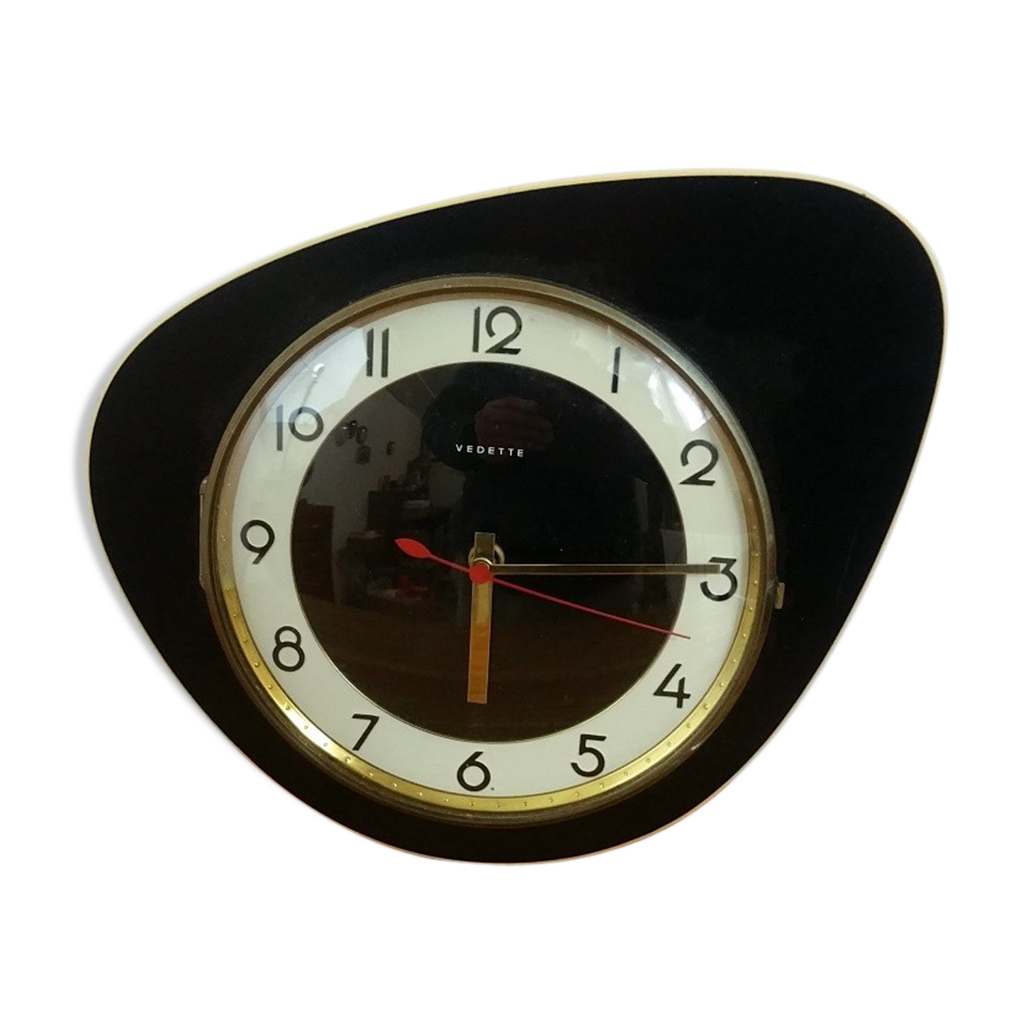 Pendulum black formica