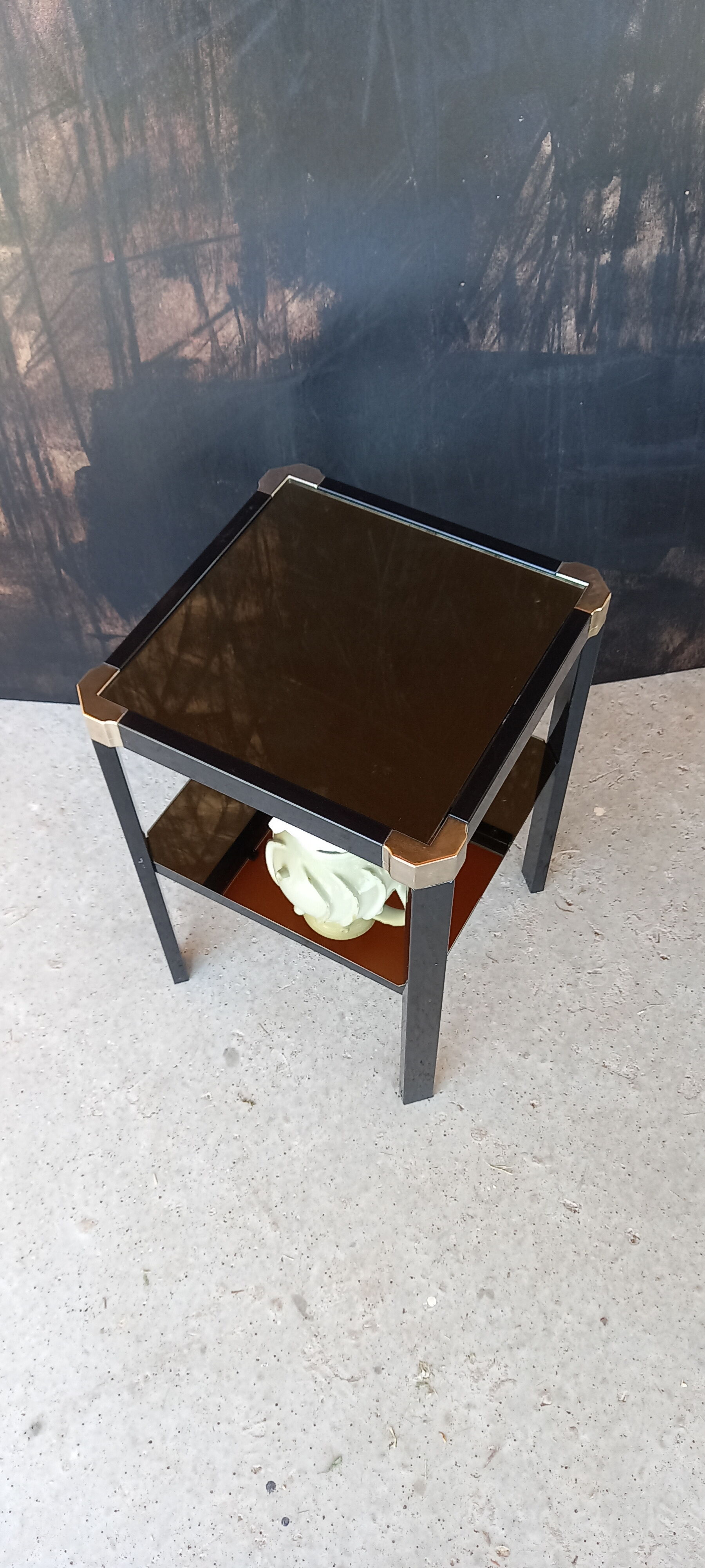 Romeo REGA side table, black lacquered metal and gilded bronze, 2 trays in smoked mirrors. TBE