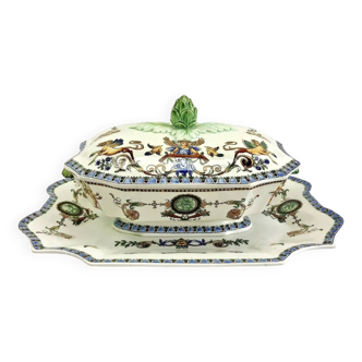 Tureen and its tray Gien Renaissance white background 1960/1971