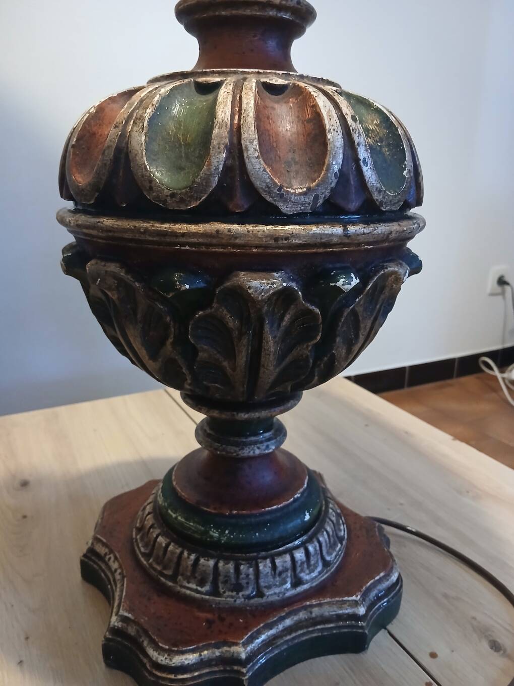 Vintage 1960s Venetian lamp – wooden base – Total height: 1.00 m