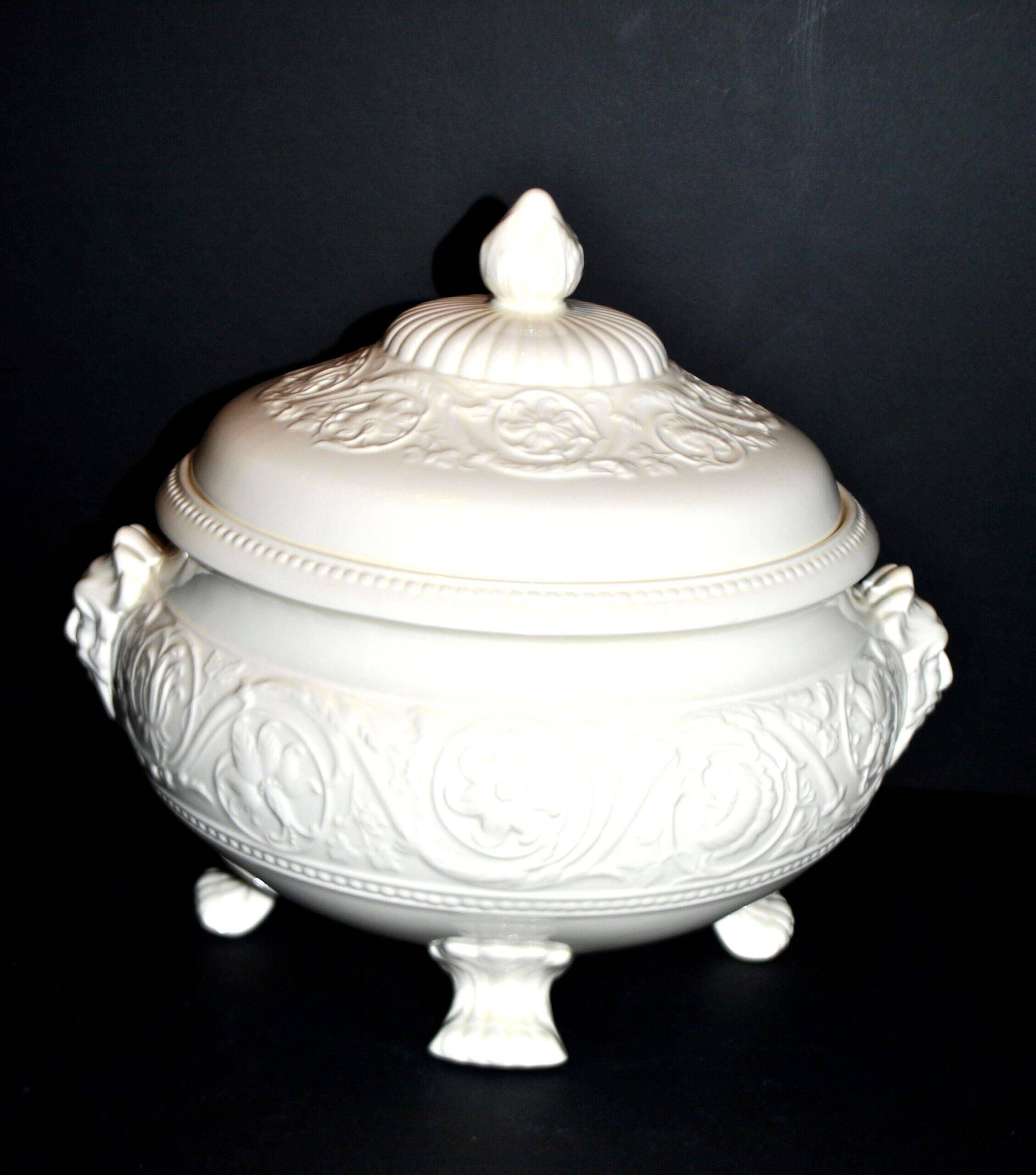 Rare Wedgwood "Patrician" molded opaque earthenware tureen, garland mascaron, England