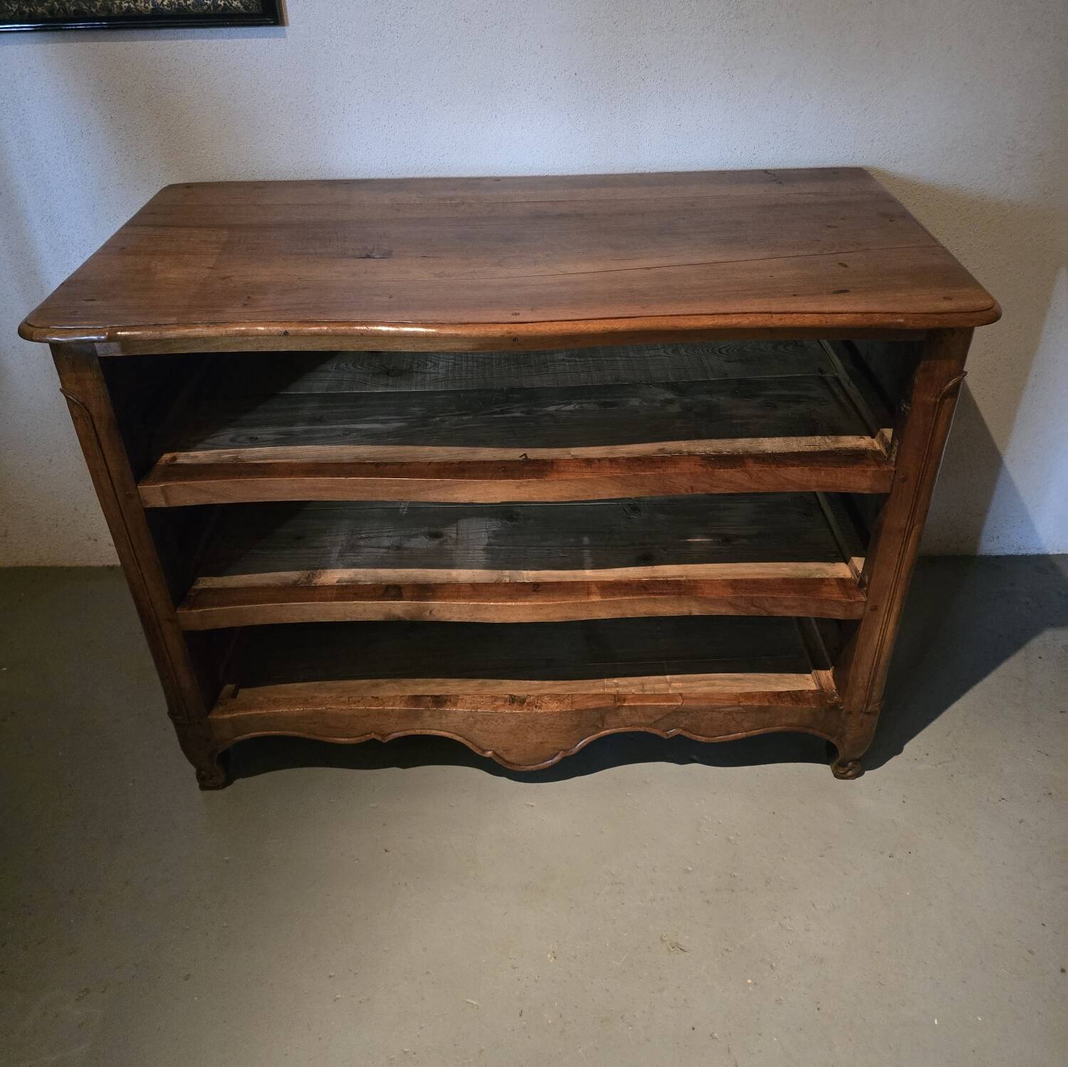 Curved Louis XV commode, 18th century.