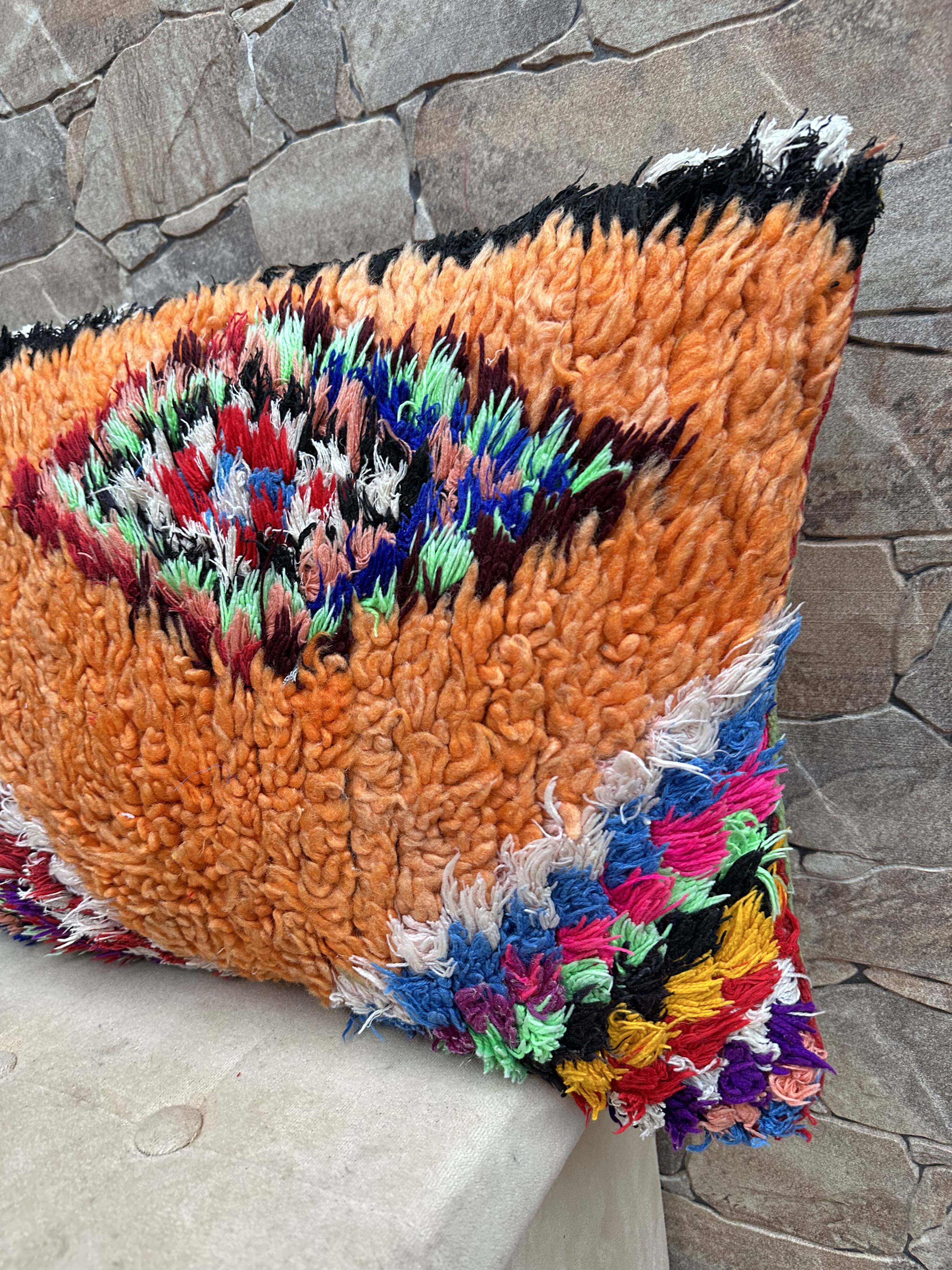 Vintage Berber Kilim cushion cover: Moroccan wool cushion