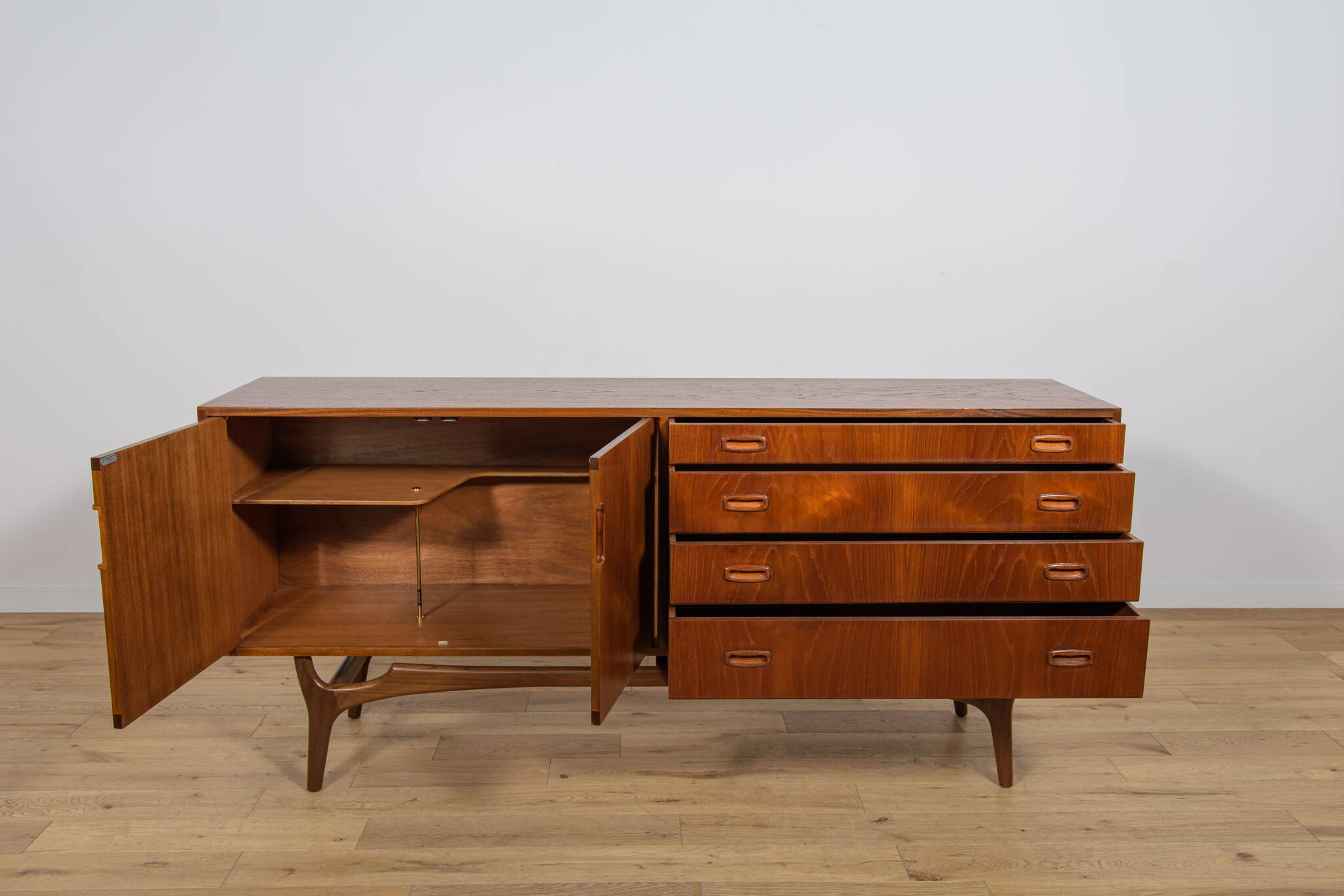Mid-Century Teak Sideboard from Greaves & Thomas, United Kingdom, 1960s
