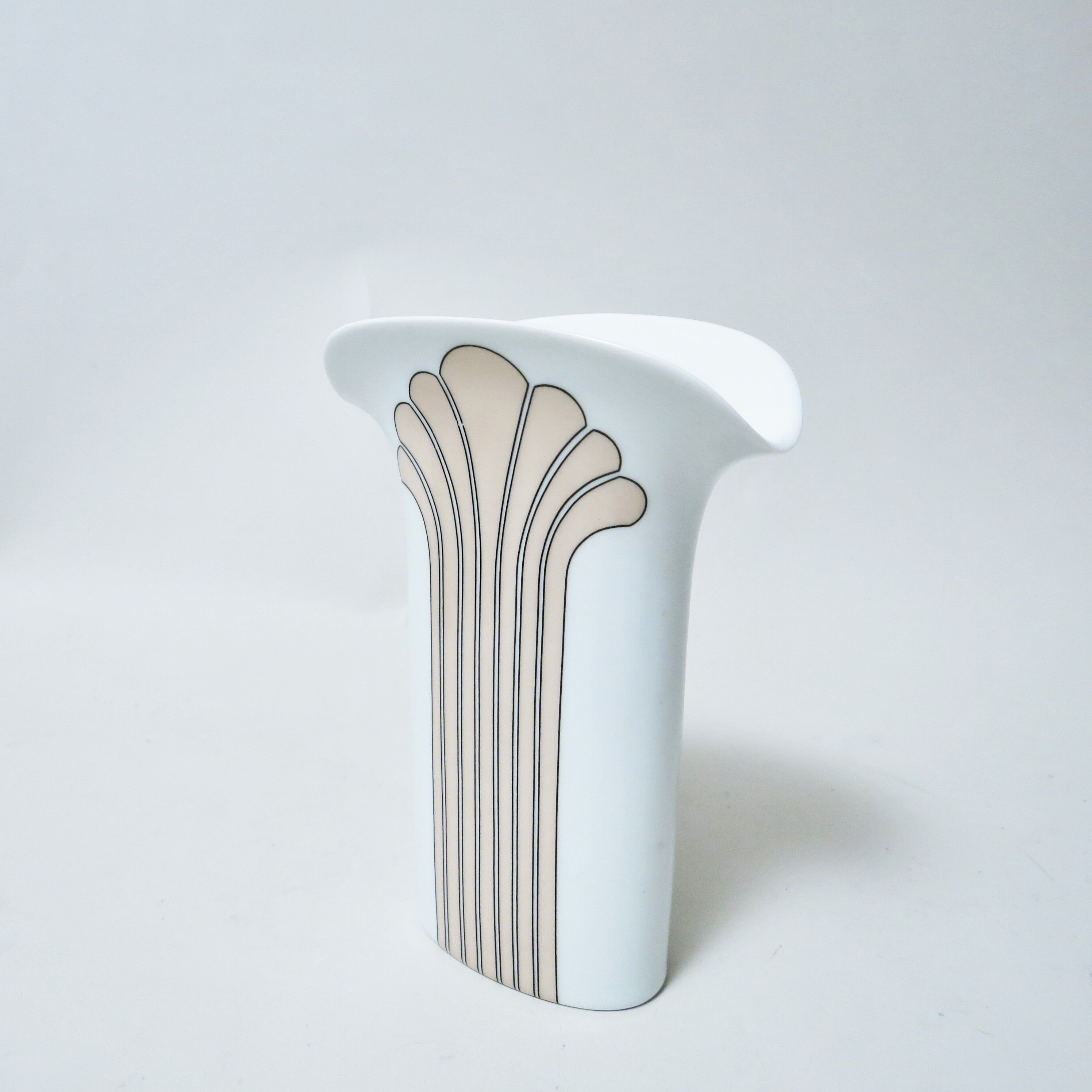 Vase en porcelaine à decior de palme