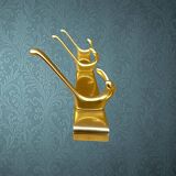 Vintage wall-mounted coat rack in anodised gold aluminium with 3 hooks from the 1970s.