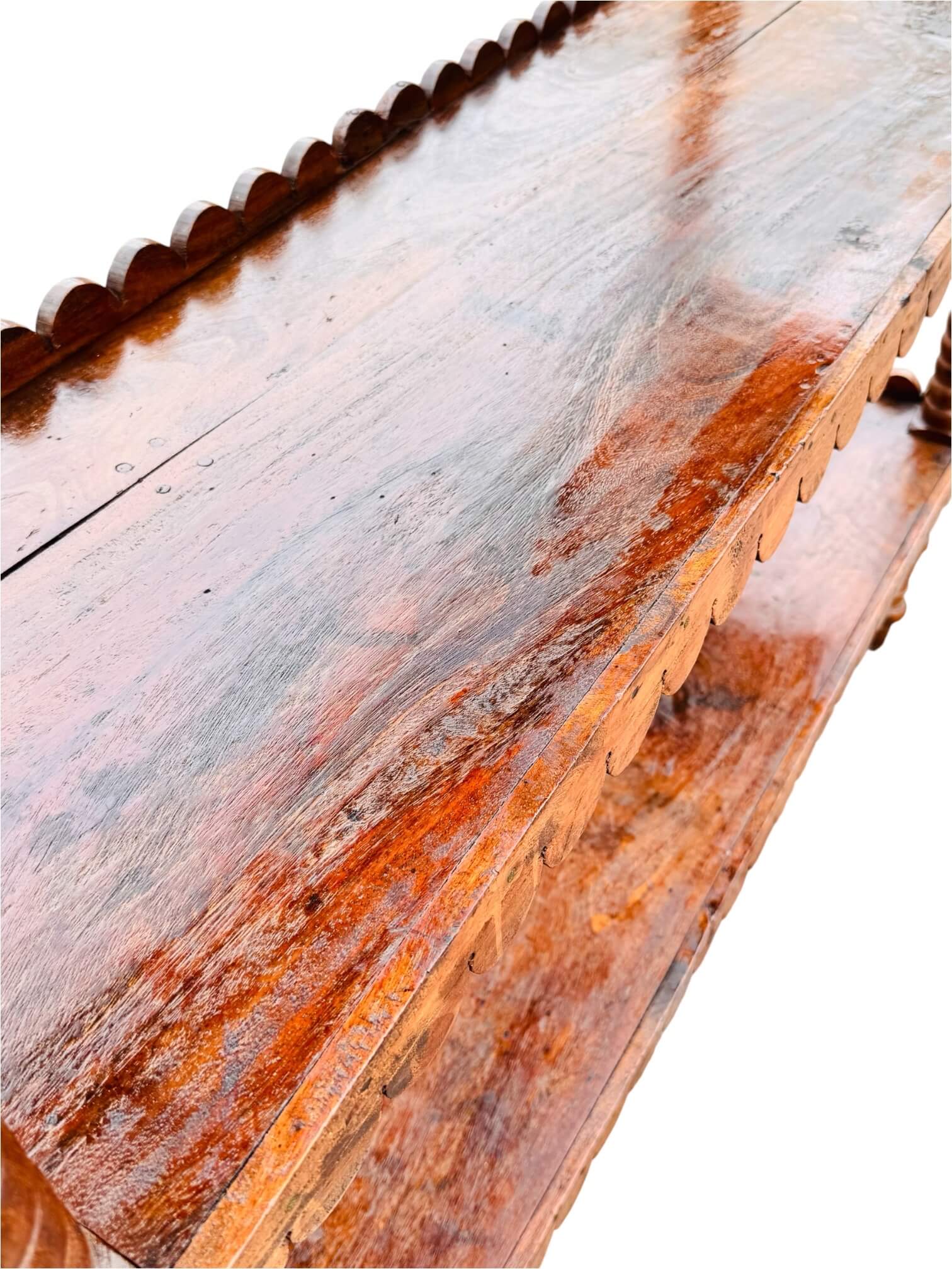 Ancienne grande étagère sur pieds