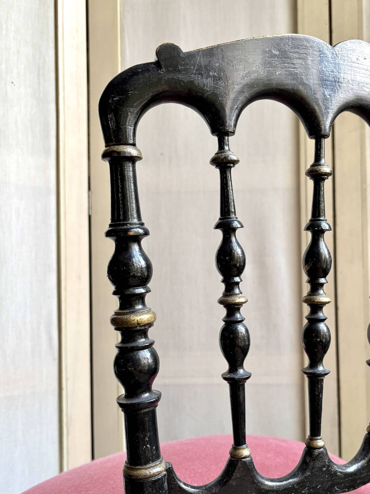 Napoleon III chair in black and gold wood and pink cotton