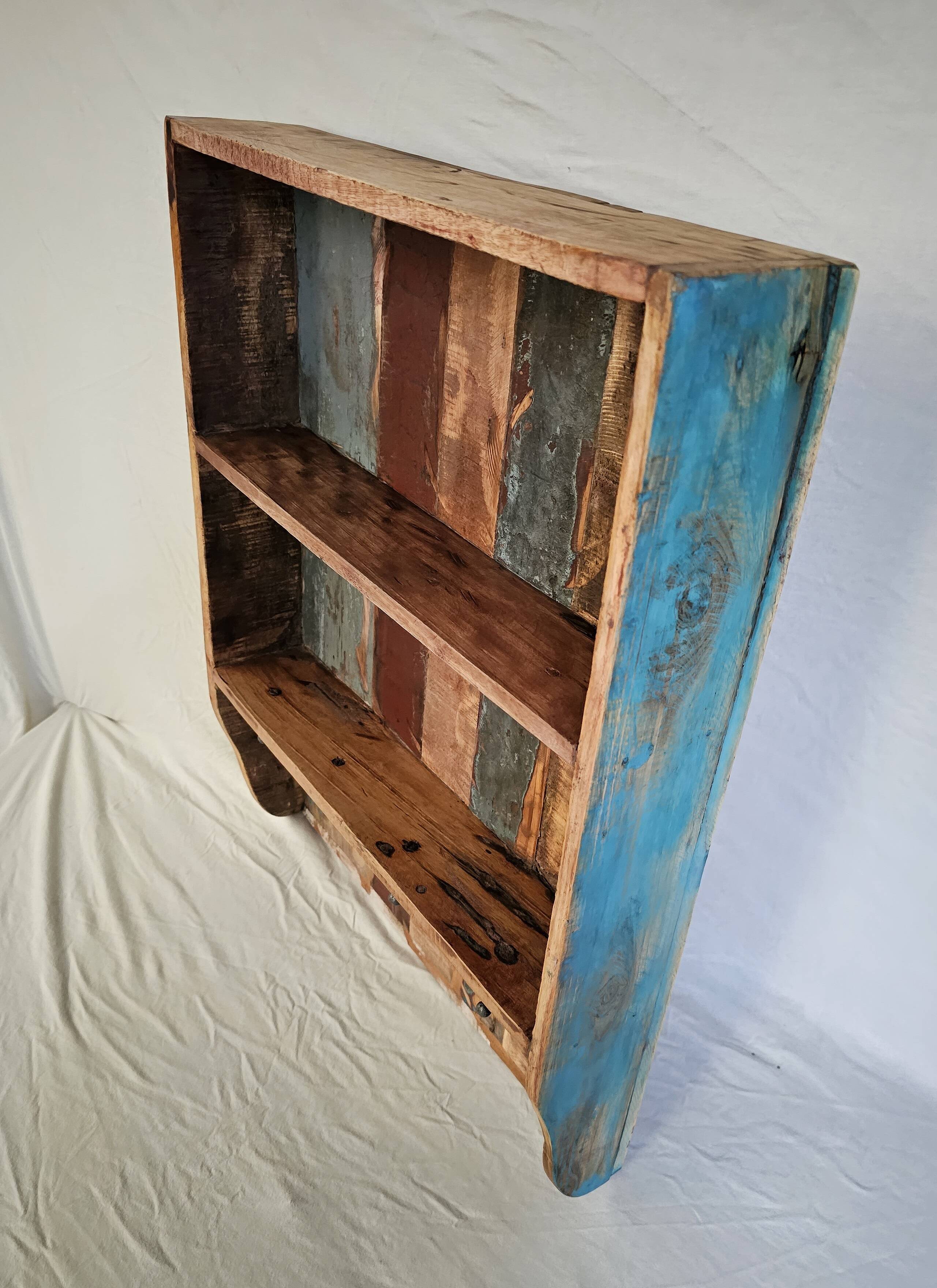 Wall shelf 3 shelves + 4 hooks cast iron in polychrome wood