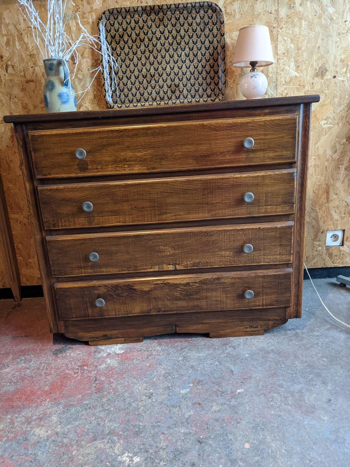 Chest of drawers