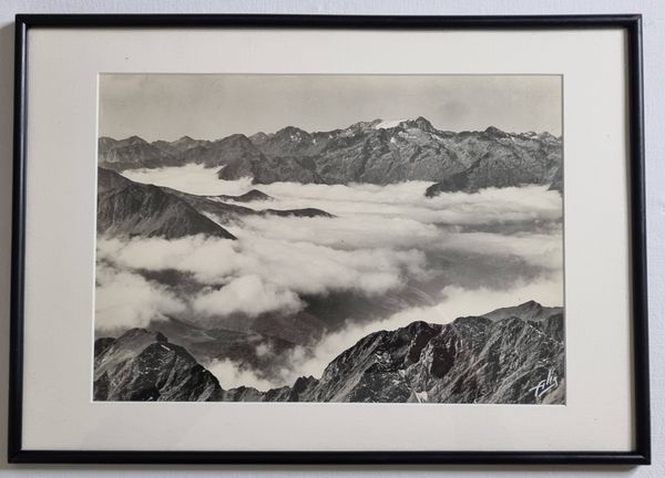 Photographie panoramique des Pyrénées signée Alix, 49x35 cm encadrée