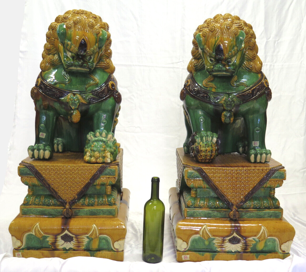 Pair of Chinese guardian lions foo dogs shishi imperial guardians ceramic