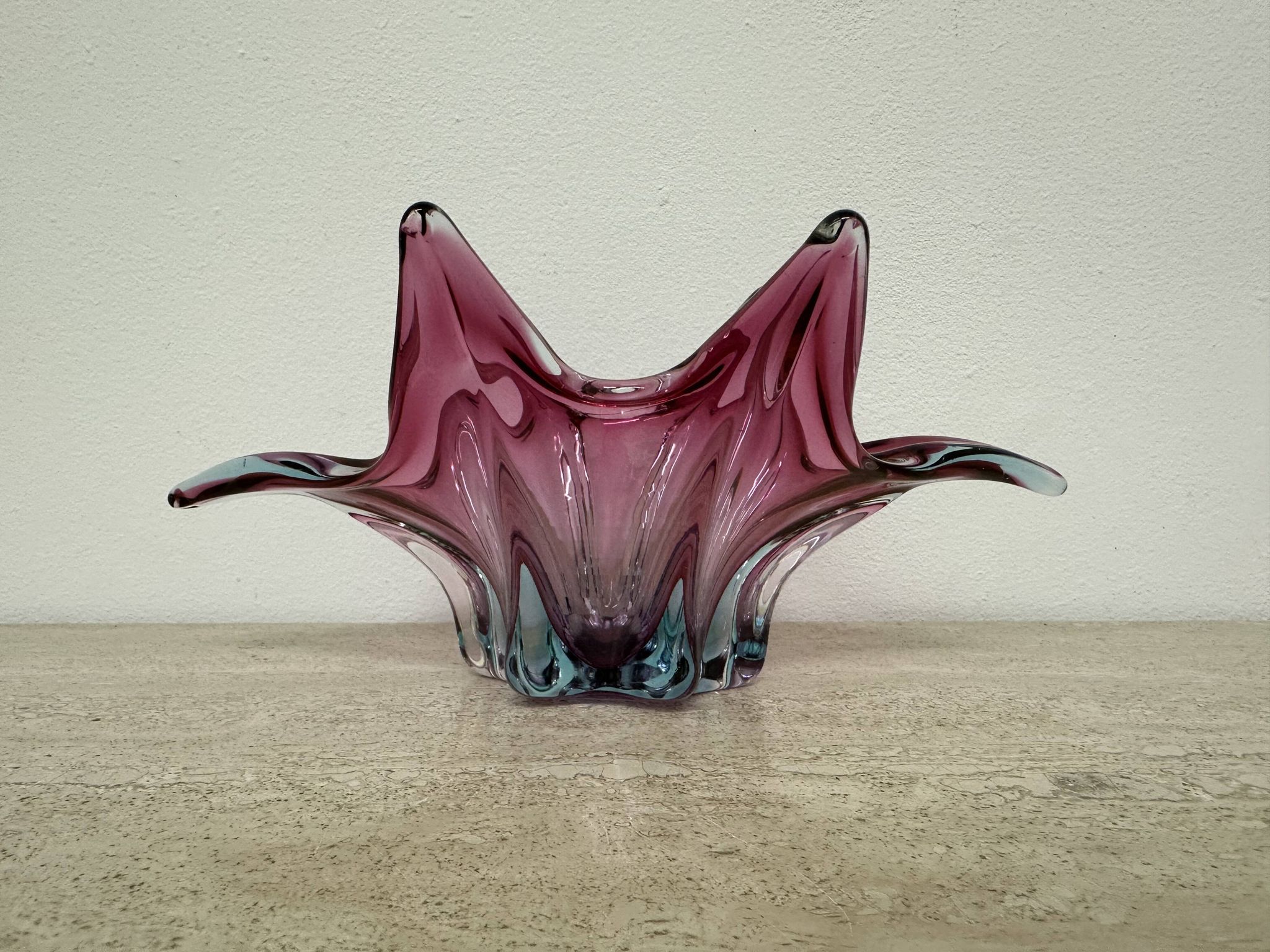 Bol en verre rose de Murano du milieu du siècle, années 1970