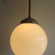 Suspension  laiton et opaline blanche